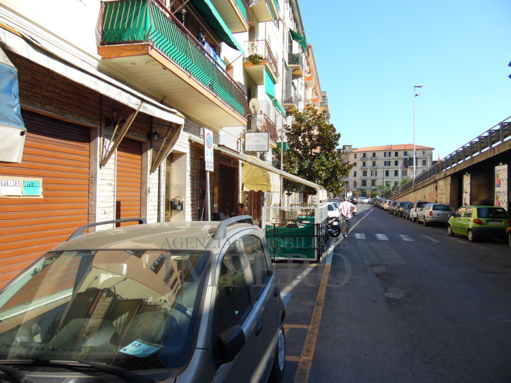Locale commerciale in affitto a Ventimiglia