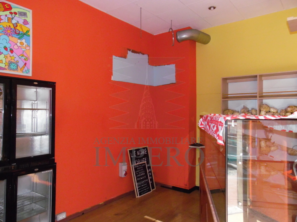 Locale commerciale in affitto a Ventimiglia