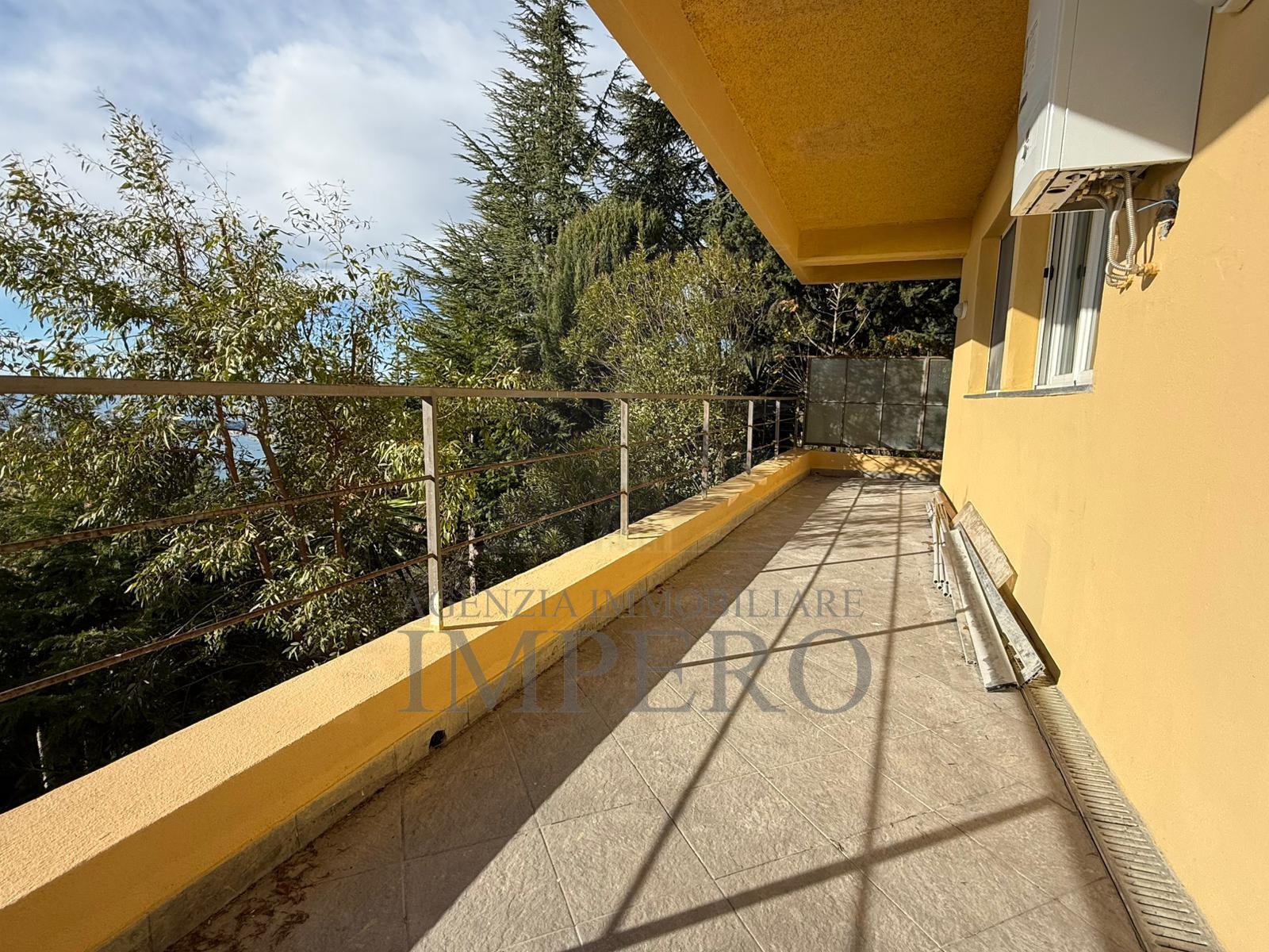 Bilocale vista mare in via alpe summa 5, Ventimiglia