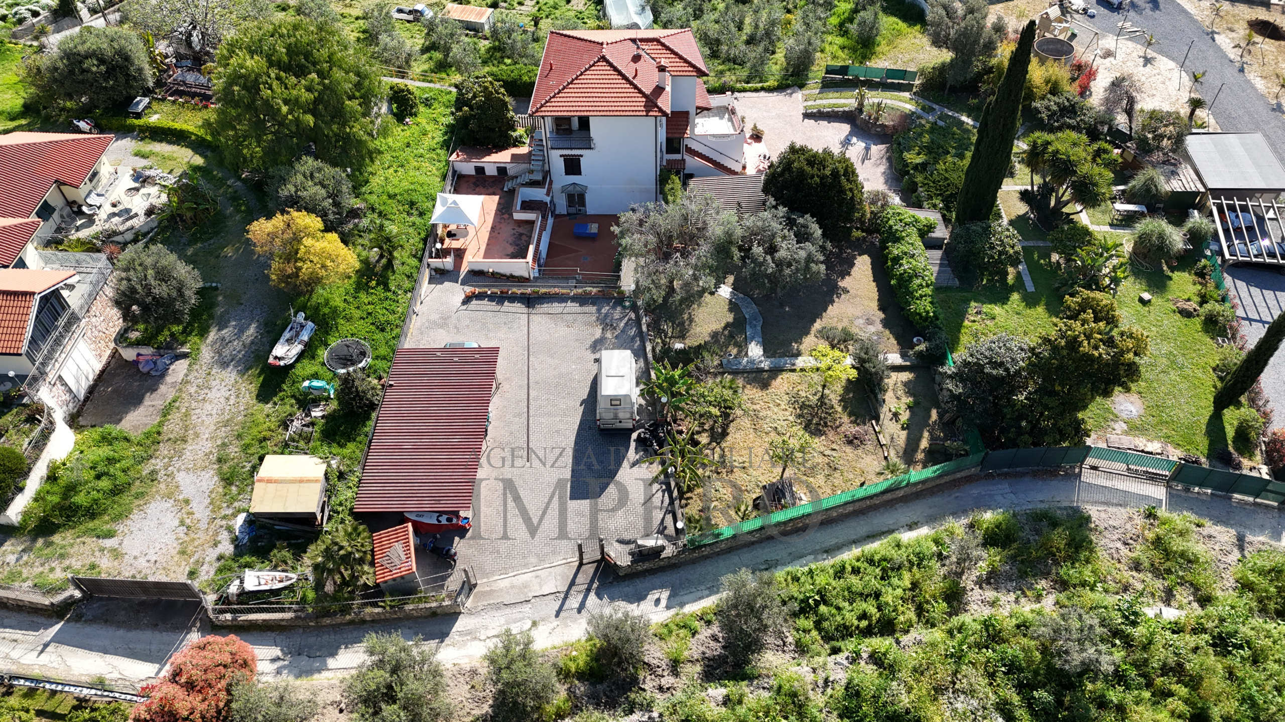 Villa con giardino in via alba 45, Bordighera
