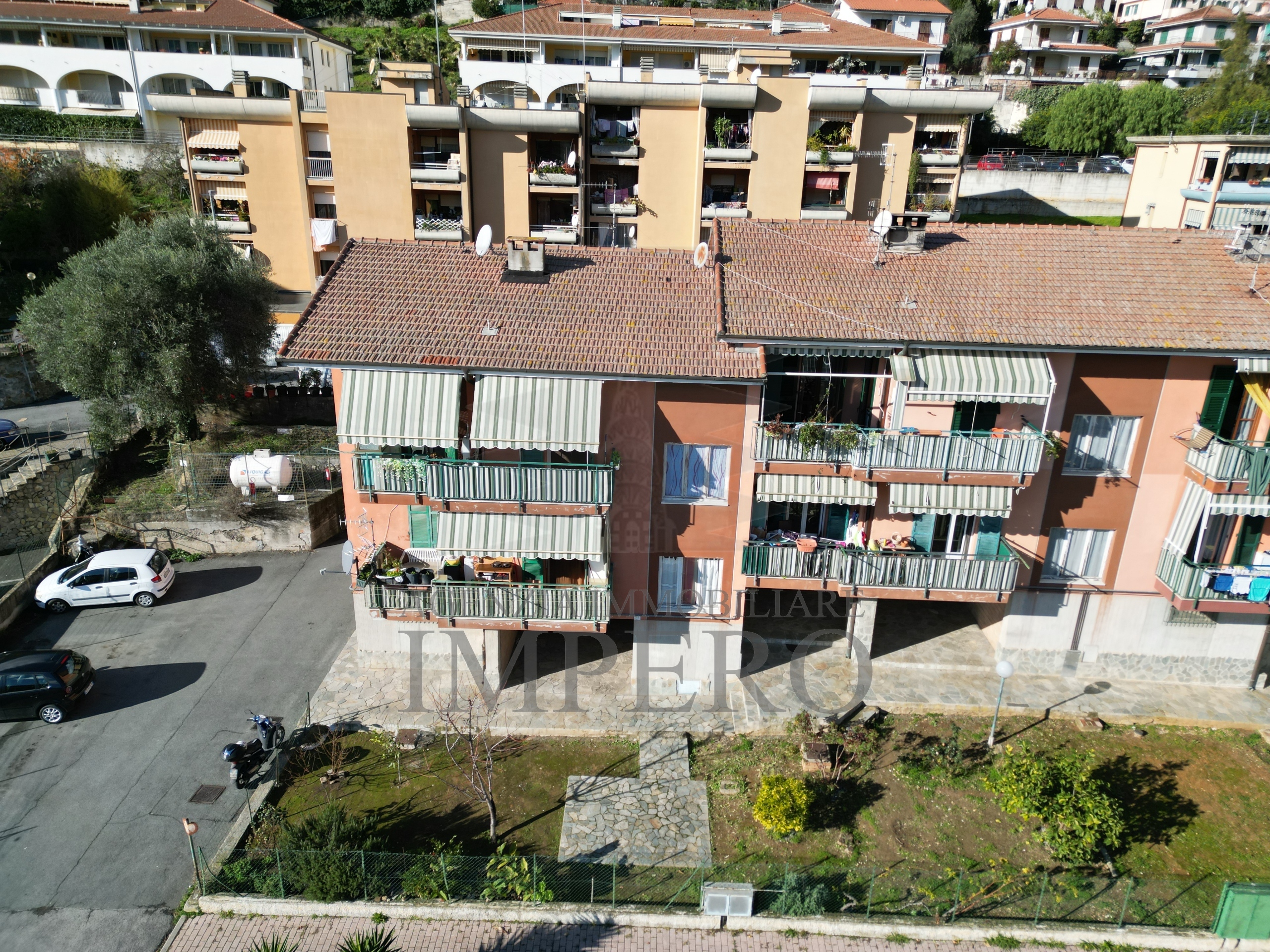 Trilocale con terrazzo in via giuseppe verdi 62, Camporosso
