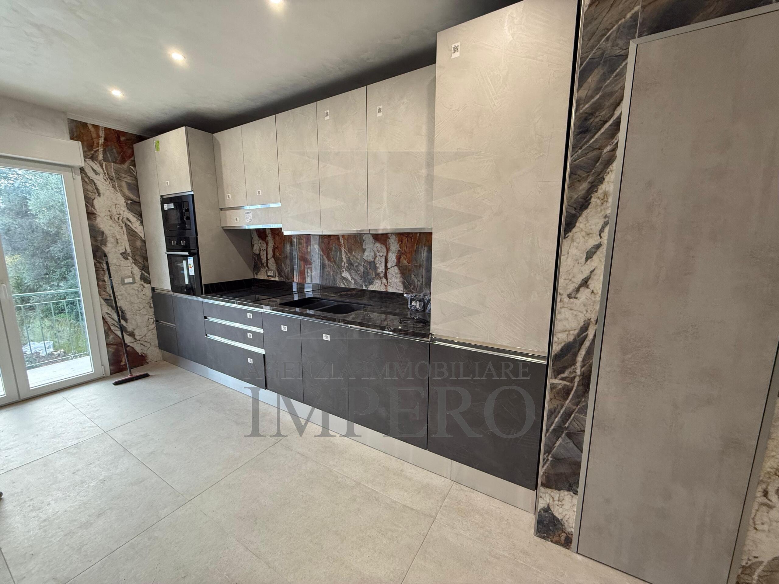 Quadrilocale con giardino in via felice cascione 7, Ventimiglia