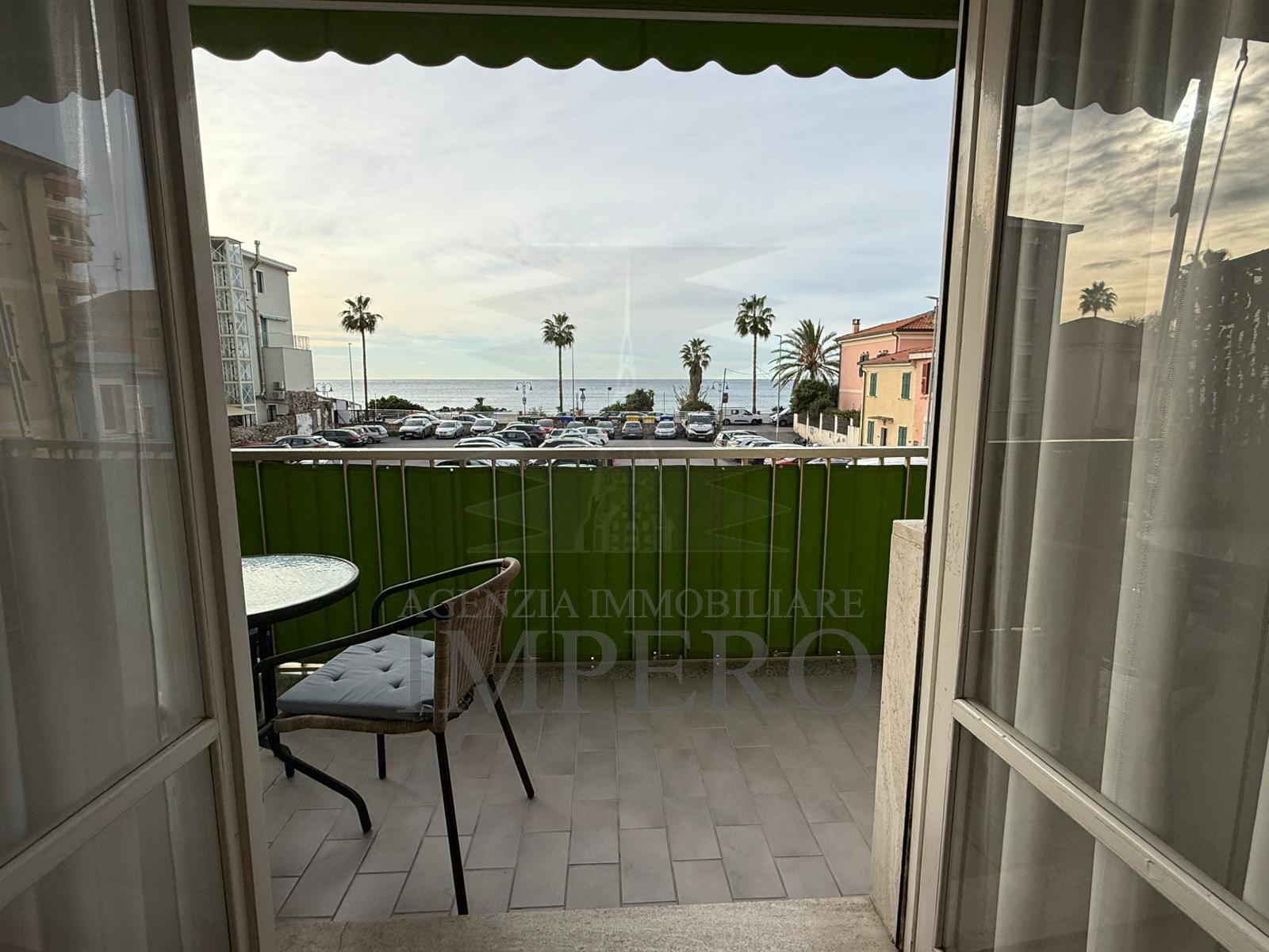 Bilocale con terrazzo in vico pescatori 1, Ventimiglia