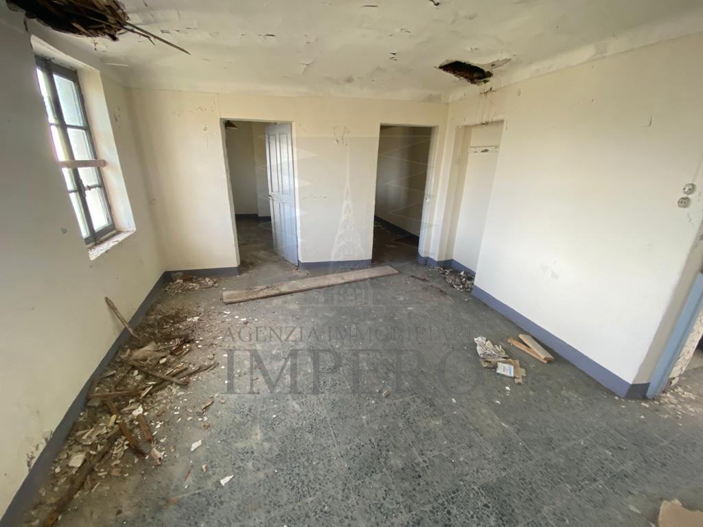 Casa indipendente da ristrutturare in via delle otto case 199, Ventimiglia