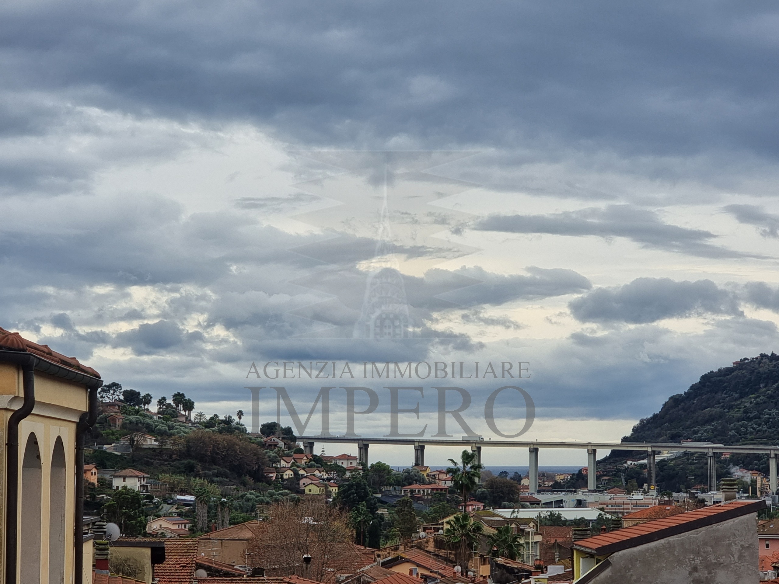 Trilocale con terrazzo in piazza giuseppe garibaldi 1, Camporosso