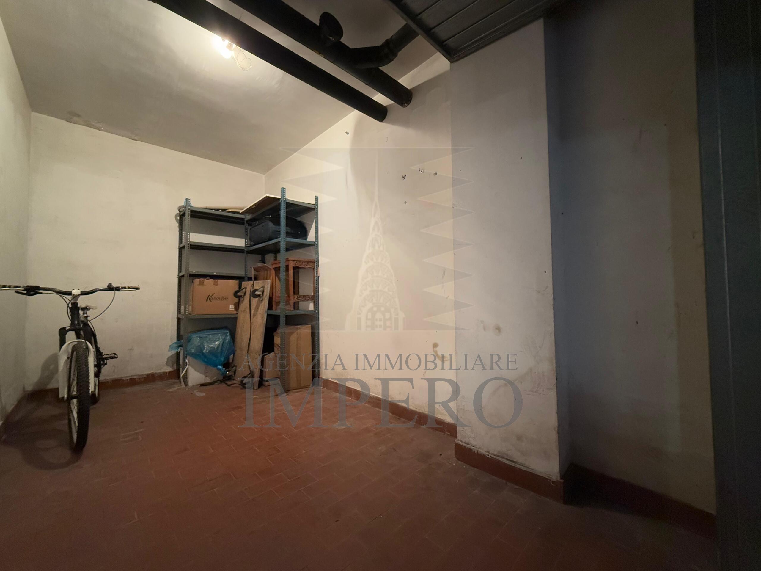 Box/Garage 10mq in vendita in passeggiata trento e trieste 43, Ventimiglia