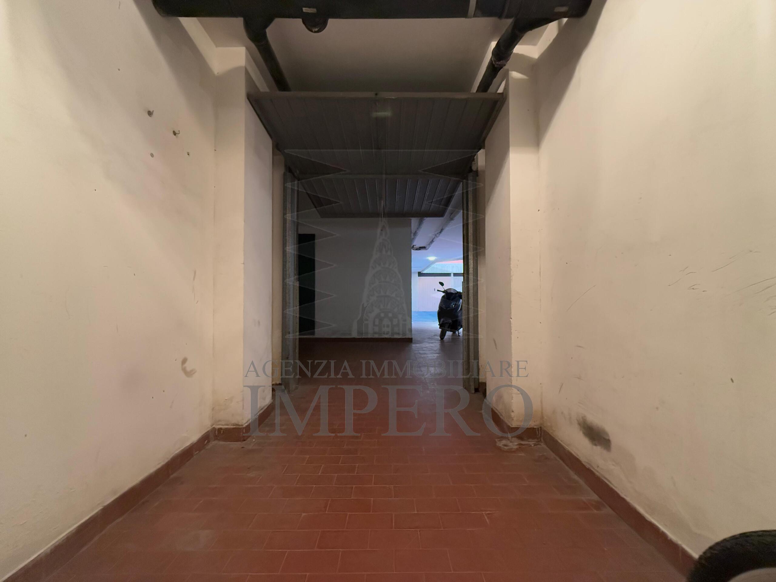 Box/Garage 10mq in vendita in passeggiata trento e trieste 43, Ventimiglia