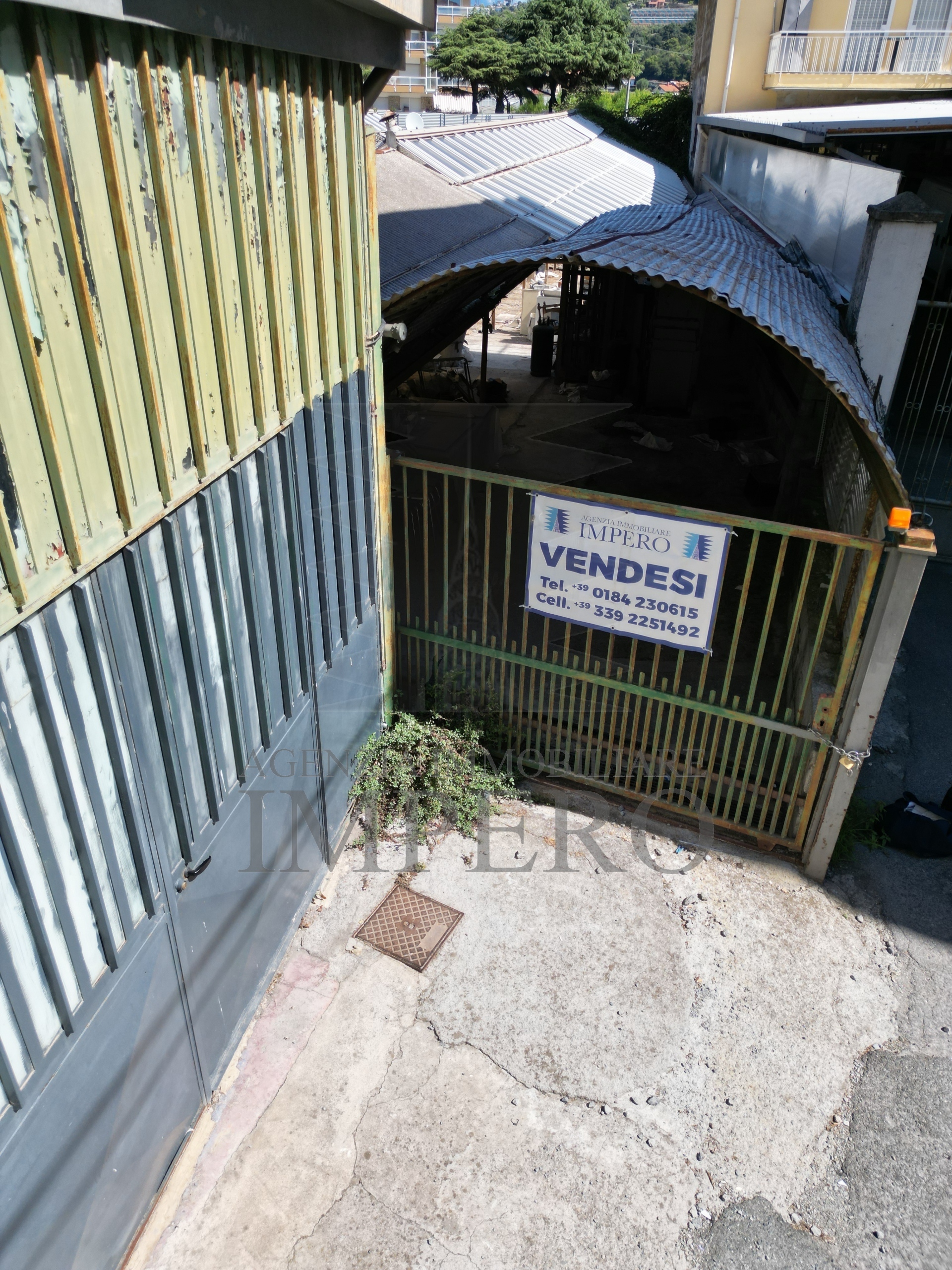 Magazzino da ristrutturare in strada statale 1 35, Camporosso