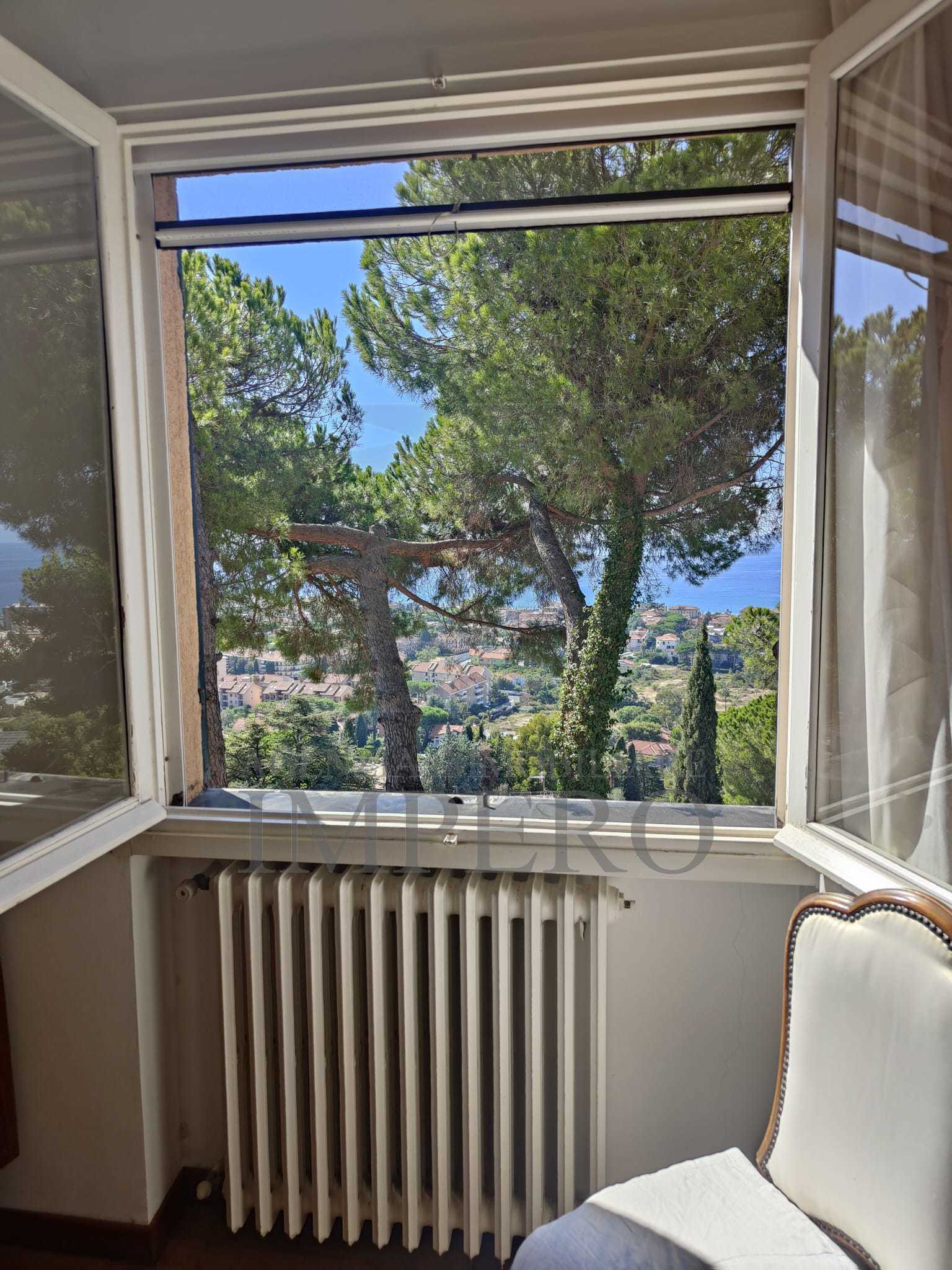 Casa indipendente con giardino in via bellavista, Bordighera