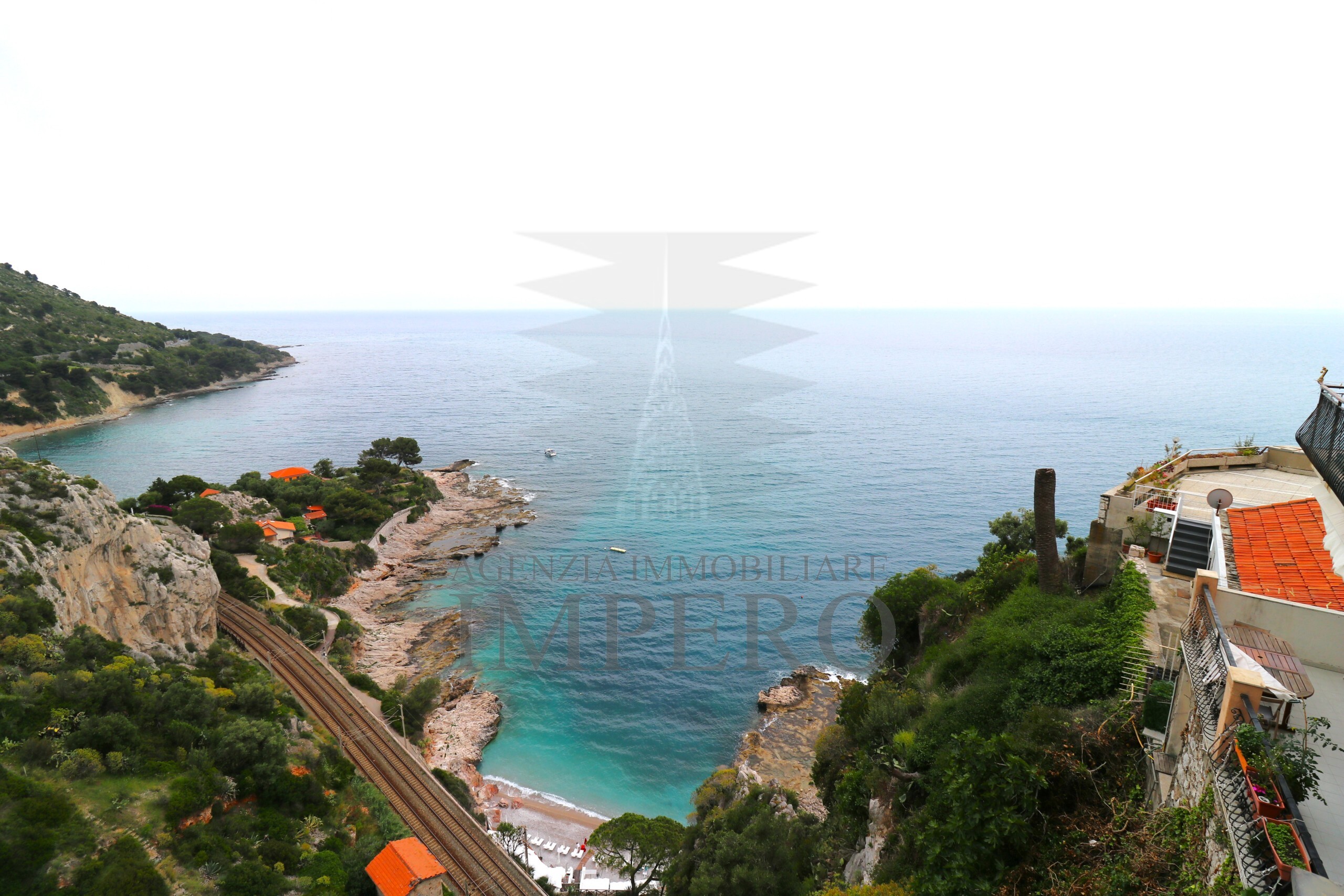 Casa indipendente con terrazzo in corso mentone 81, Ventimiglia