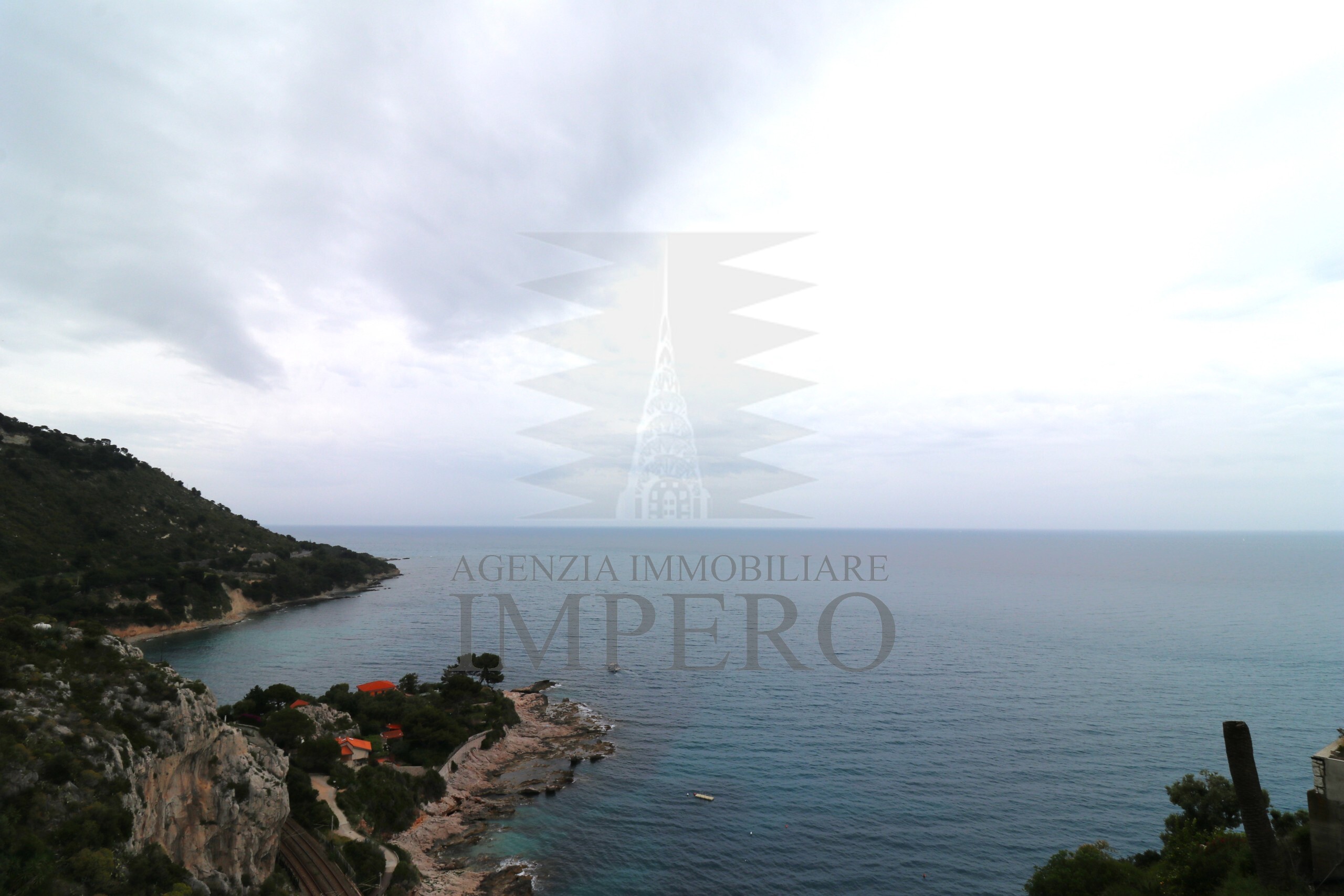 Casa indipendente con terrazzo in corso mentone 81, Ventimiglia