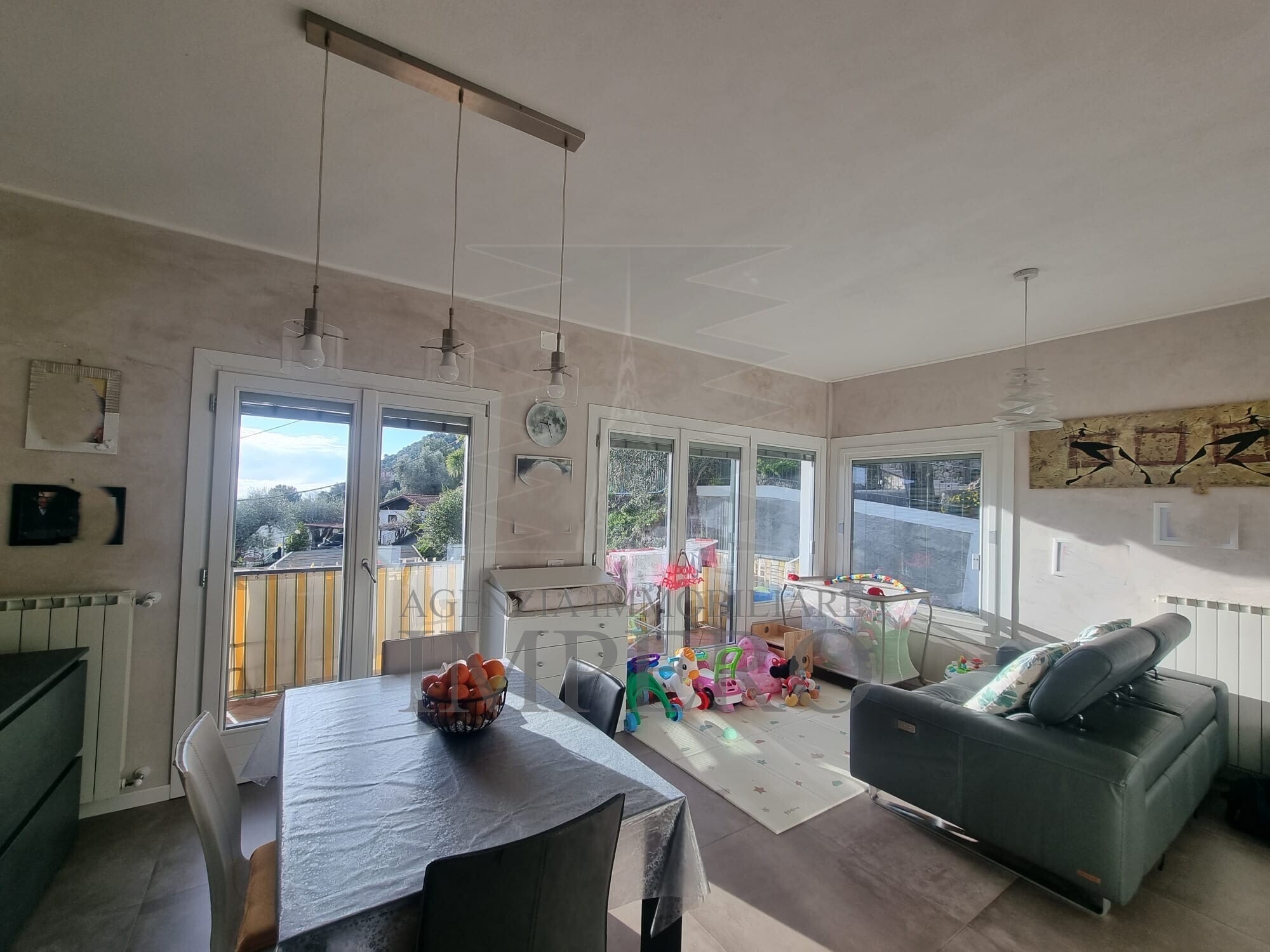 Bilocale con terrazzo in strada degli olandesi 211, Camporosso