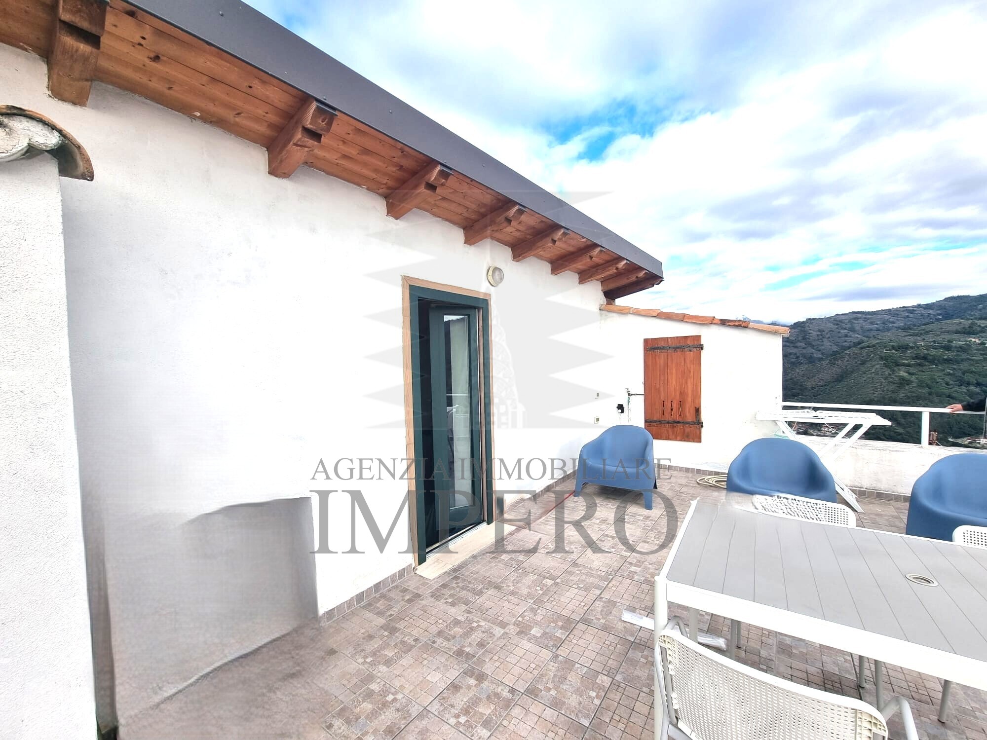 Casa indipendente con terrazzo in via ciappin 87a, Ventimiglia