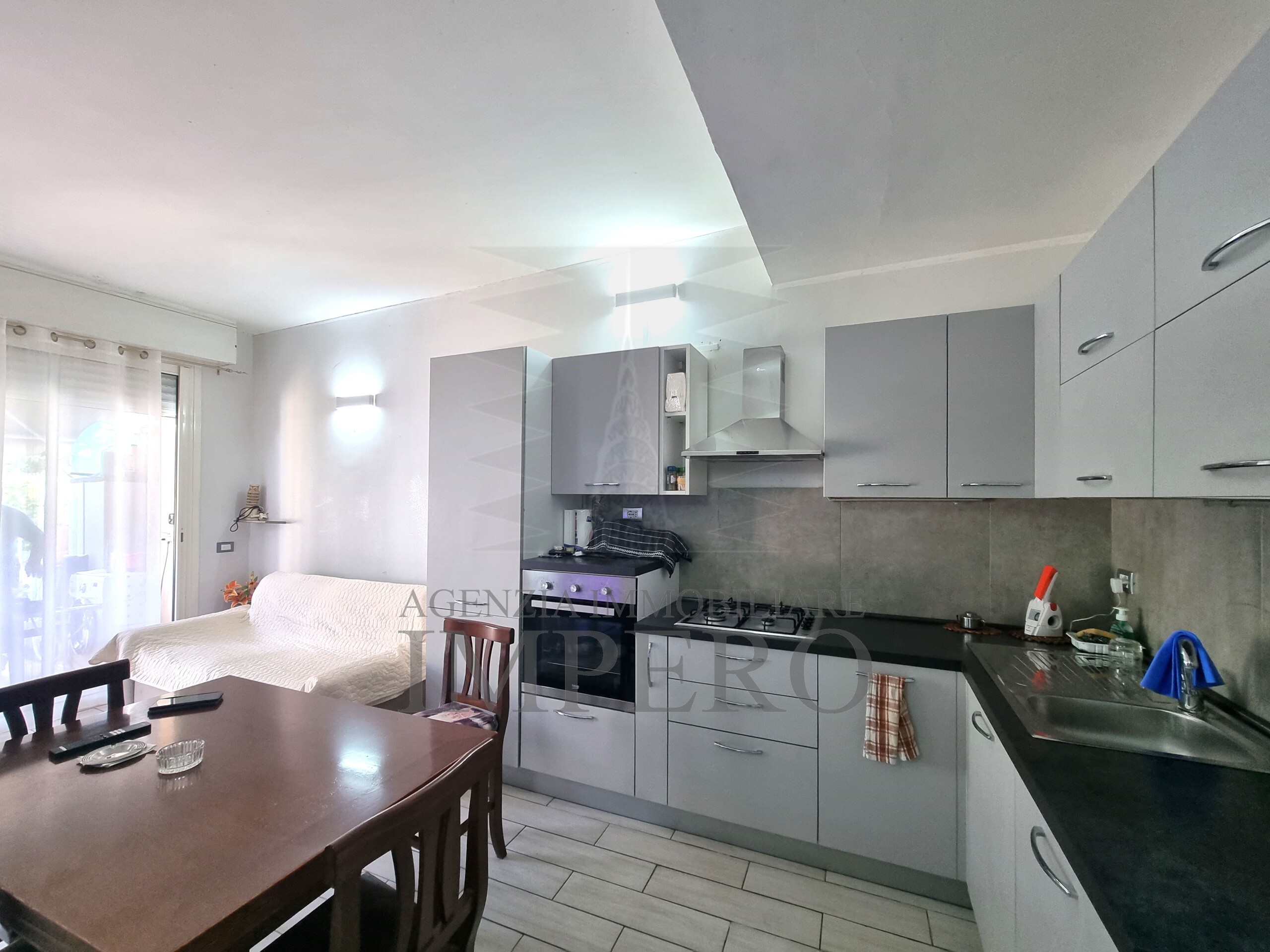 Bilocale con terrazzo in via gallardi 170, Ventimiglia