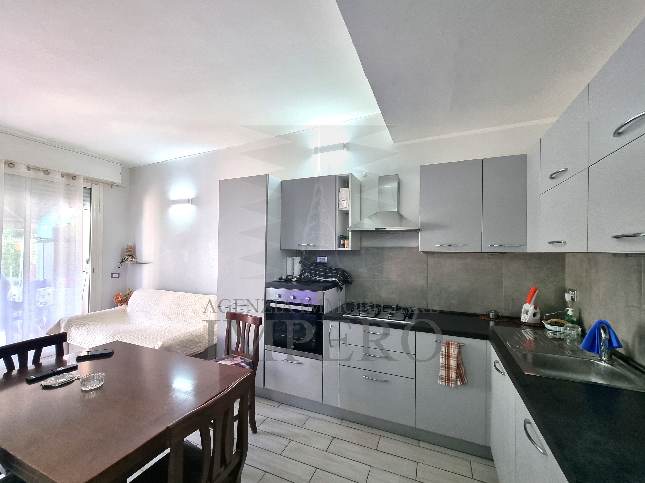 Bilocale con terrazzo in via gallardi 170, Ventimiglia