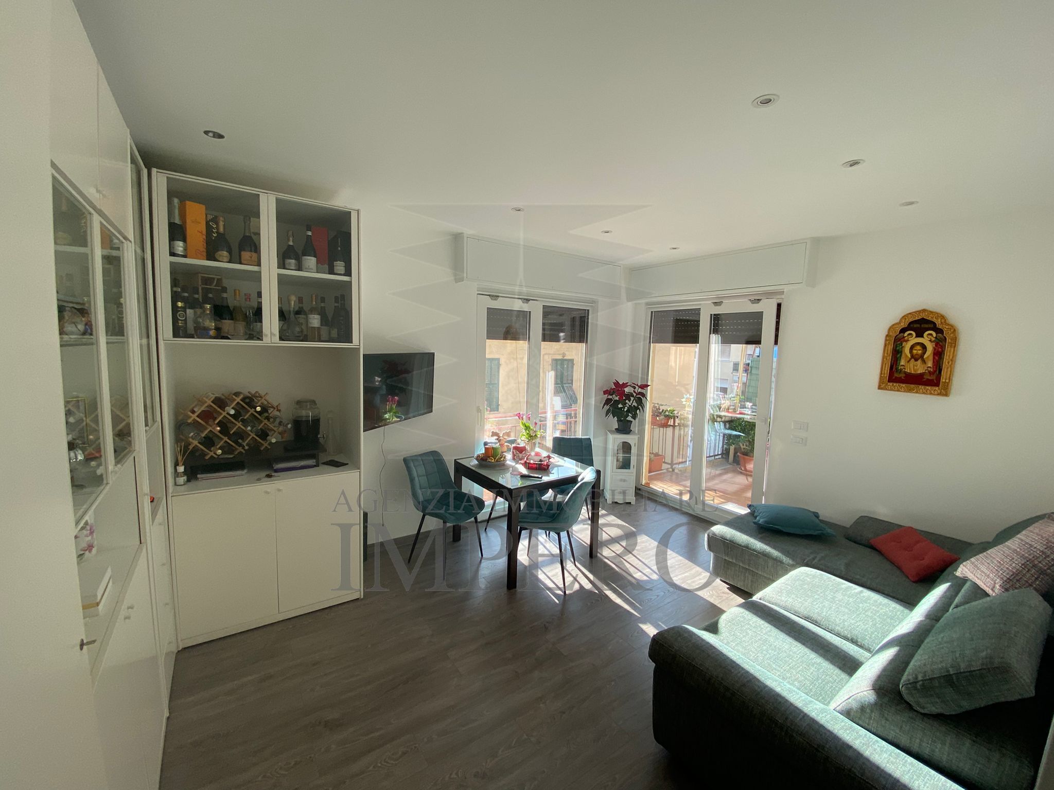 Trilocale con terrazzo in via milite ignoto 1, Ventimiglia