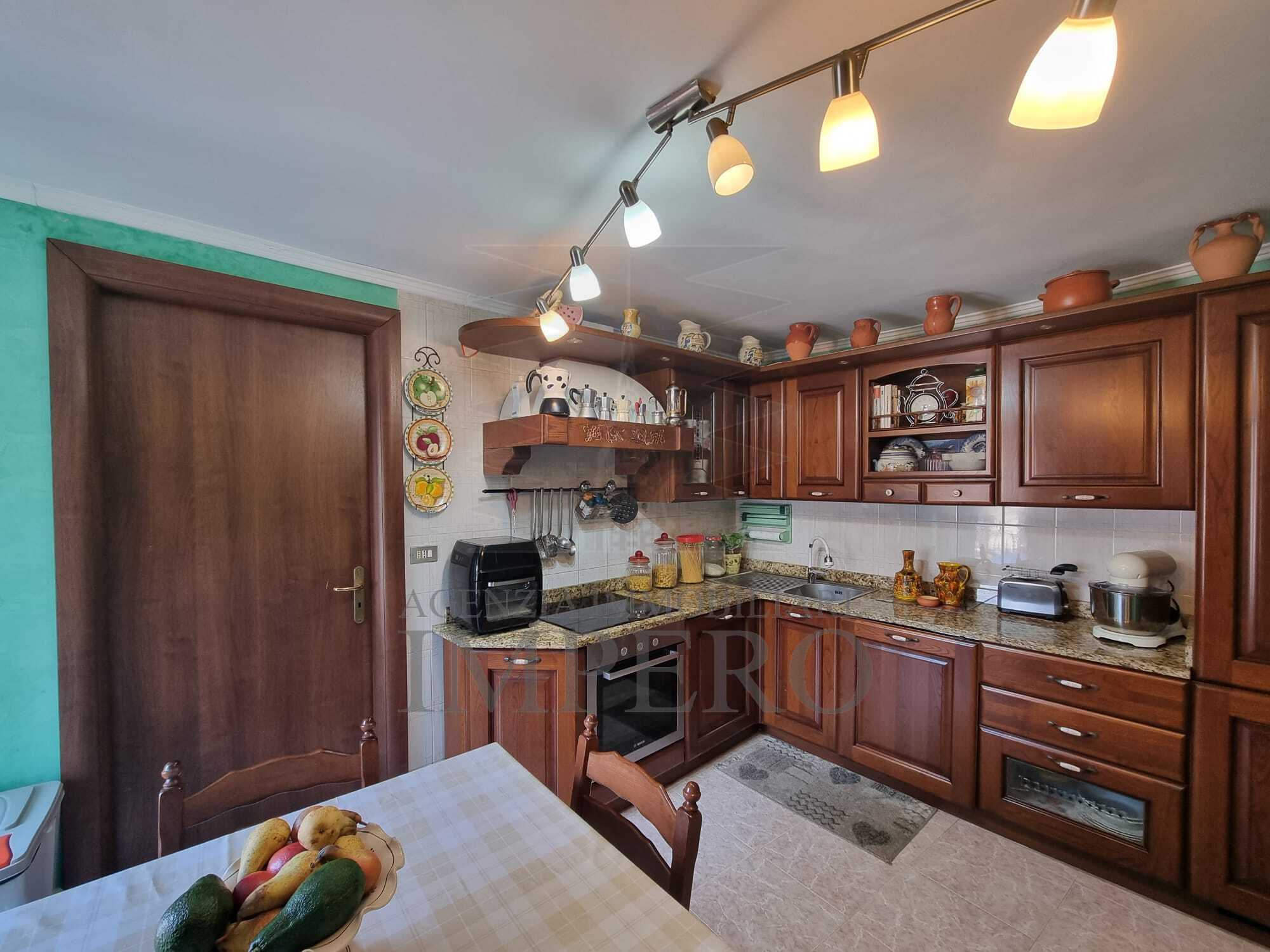 Quadrilocale in vendita in via giuseppe garibaldi 26, Ventimiglia