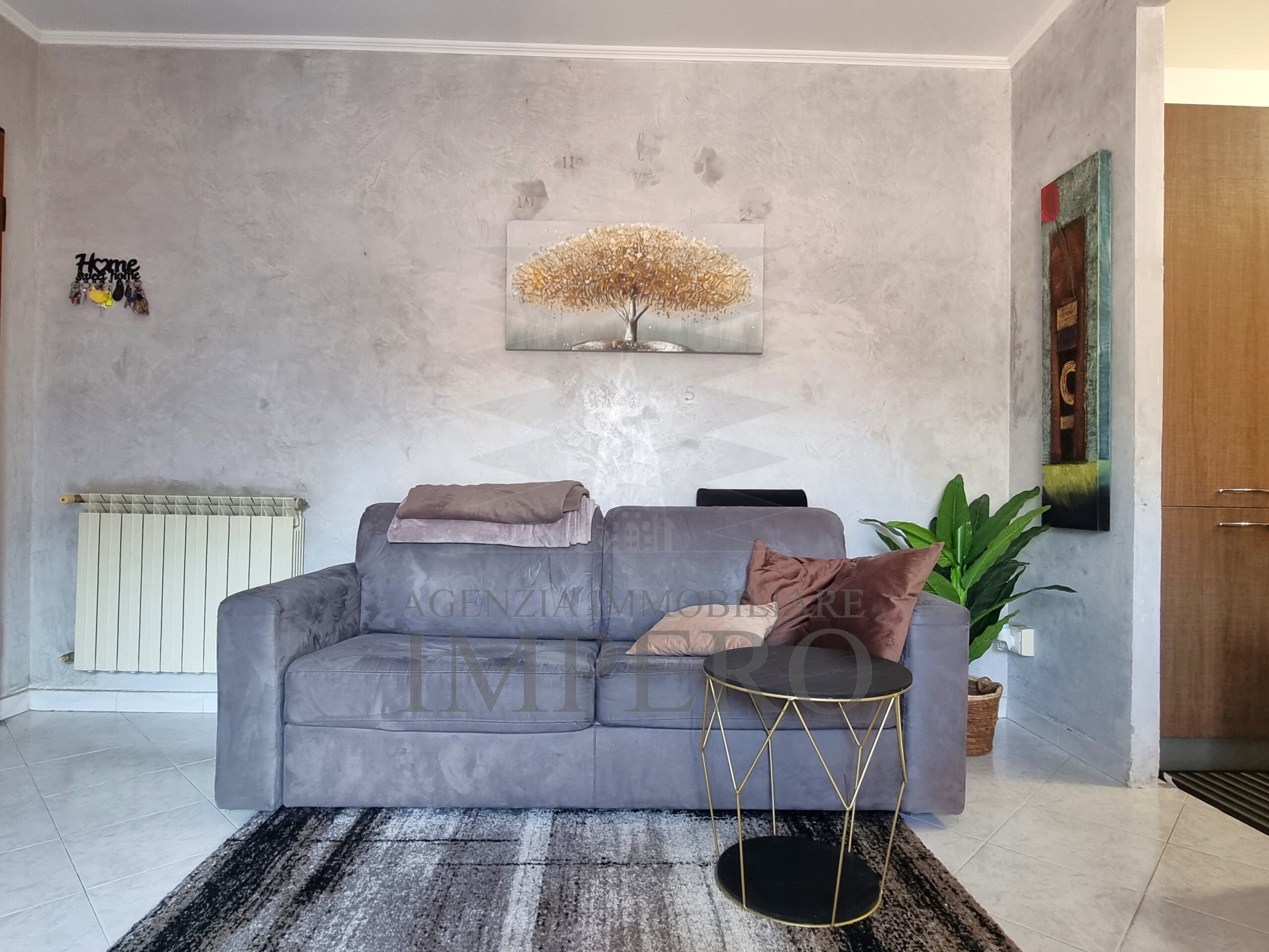 Trilocale con terrazzo in corso limone piemonte 112, Ventimiglia