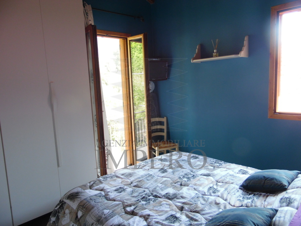 Casa indipendente con terrazzo in frazione brunetti 17, Camporosso