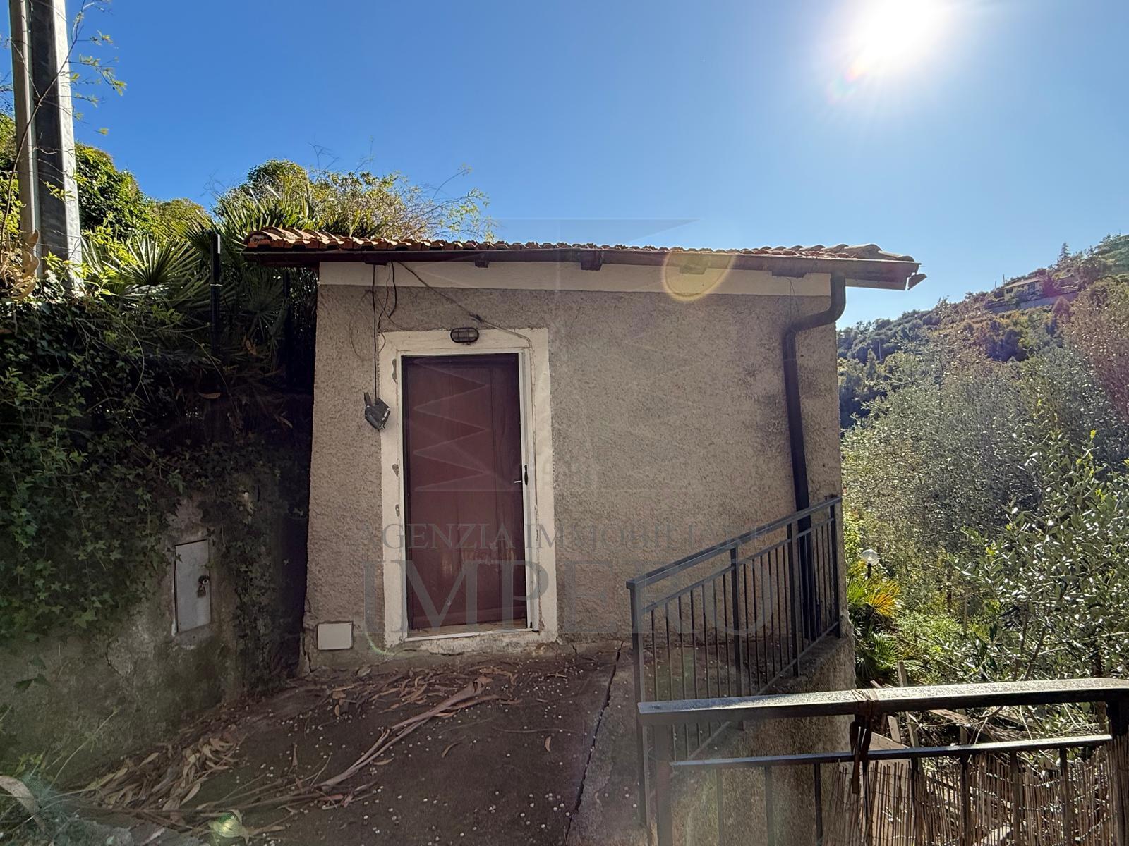 Casa indipendente da ristrutturare in via silvio pellico, Bordighera