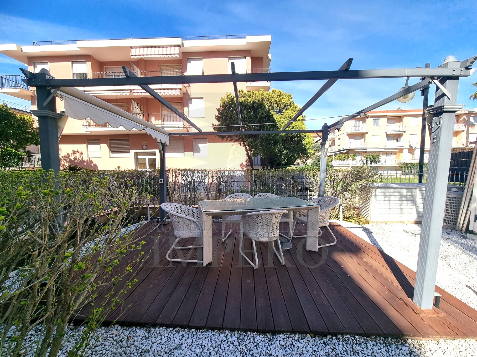 Appartamento con giardino in via gerolamo rossi 15, Bordighera