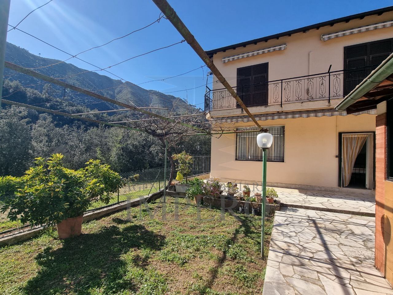 Casa indipendente con giardino in via nazionale 20, Airole