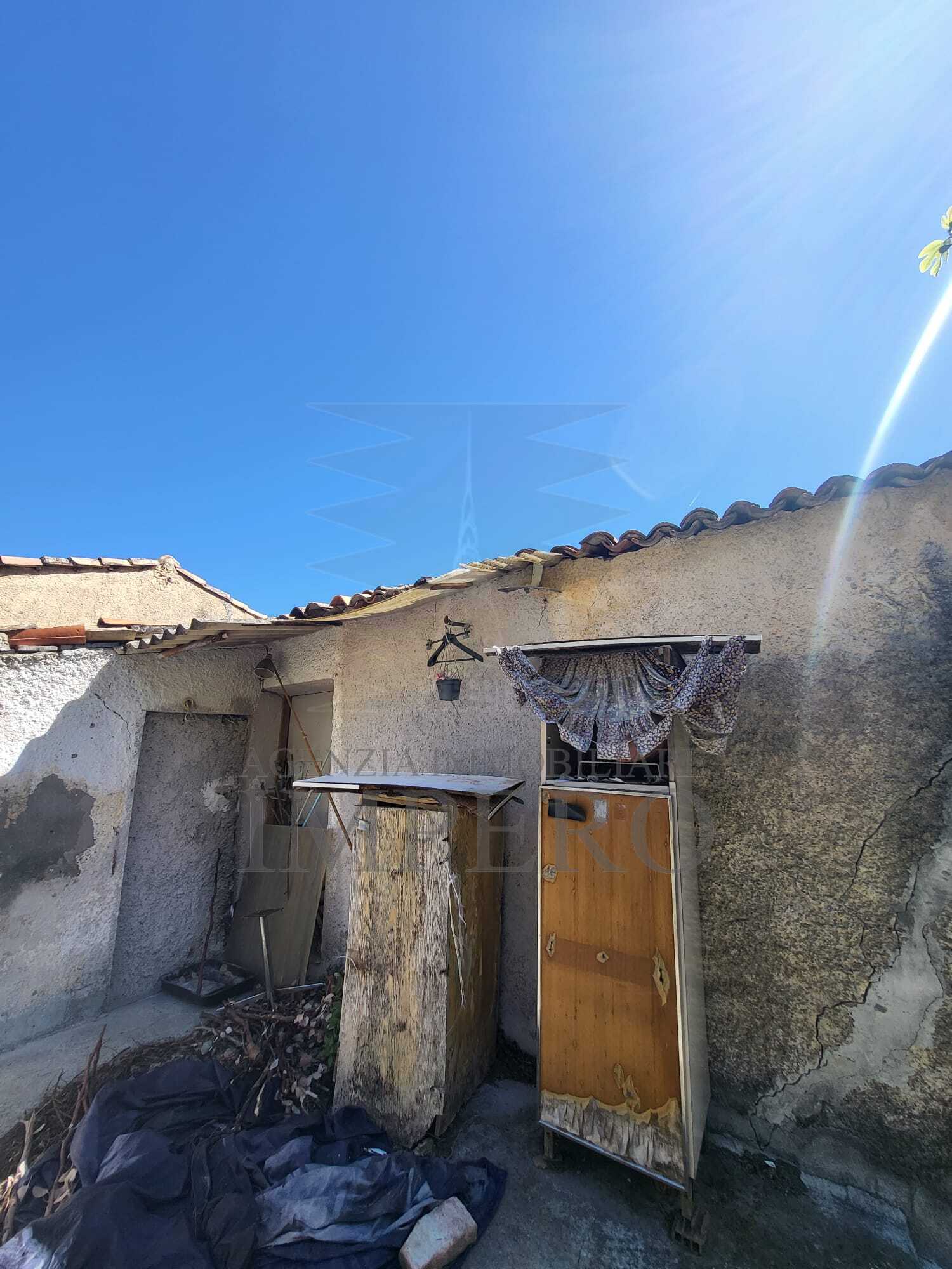 Casa indipendente con giardino in via felice cascione, Ventimiglia