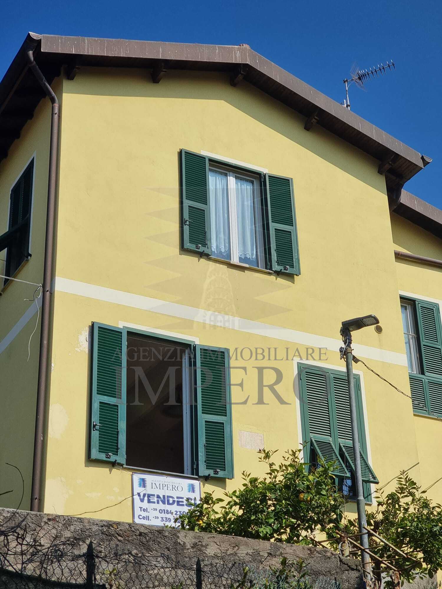 Casa indipendente con terrazzo in via poggio ponente 5, Vallecrosia