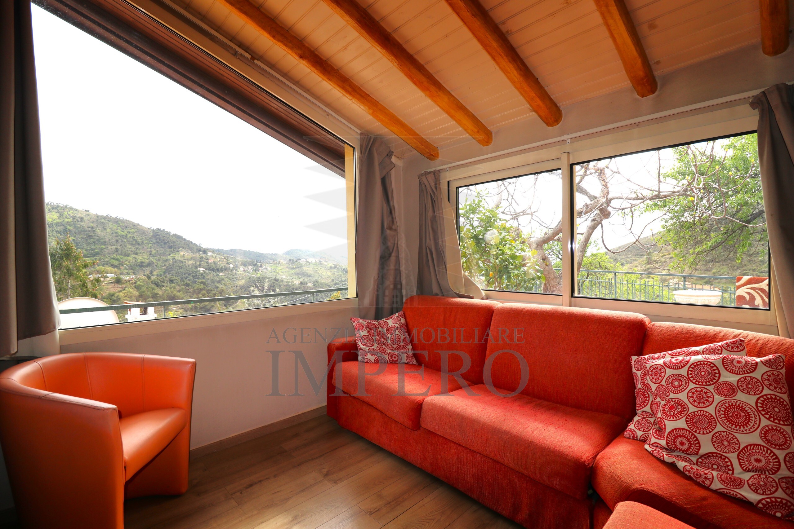 Casa indipendente con giardino in negi fumei, Perinaldo