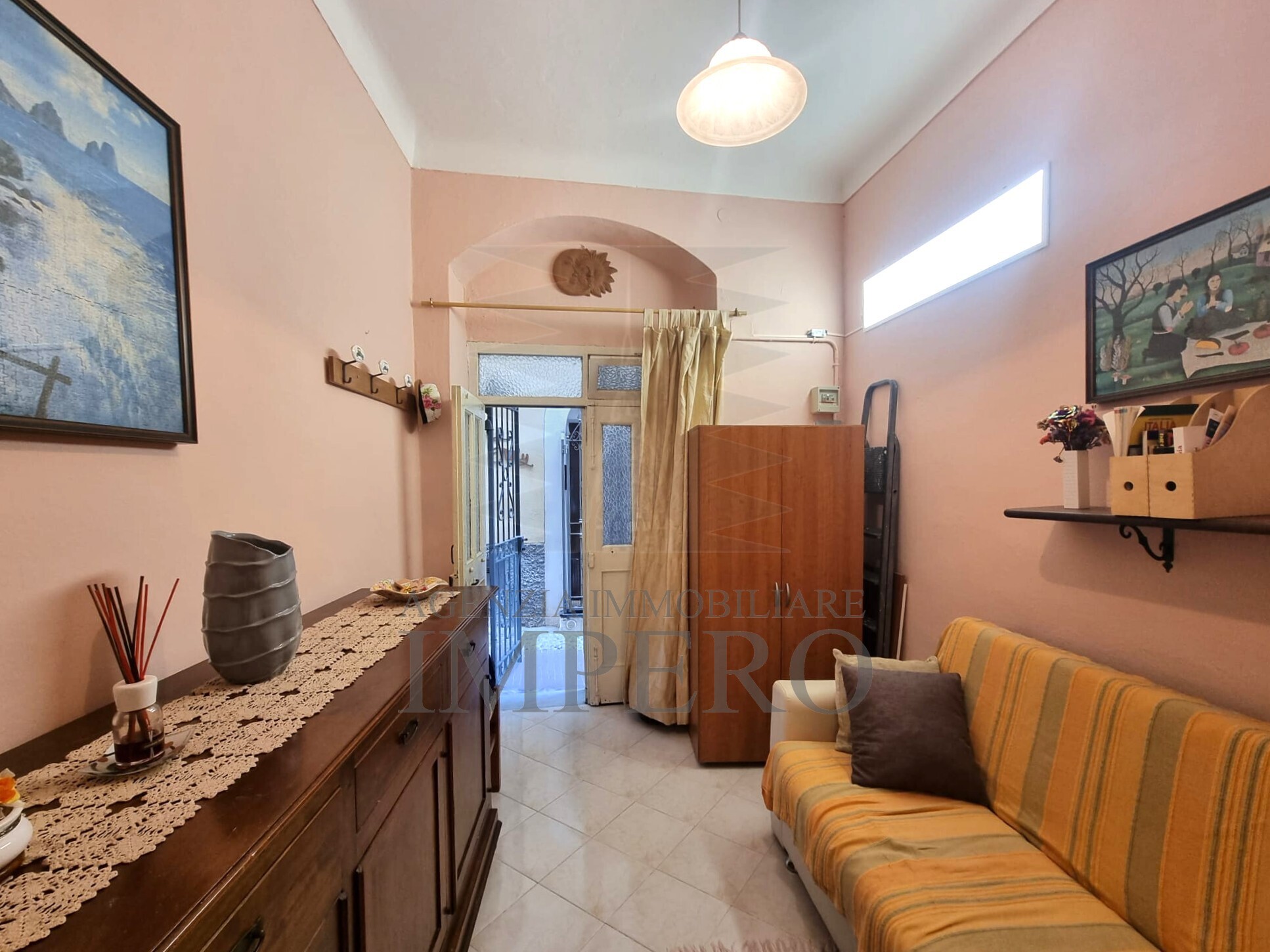 Bilocale in vendita in vico saonese 18, Ventimiglia