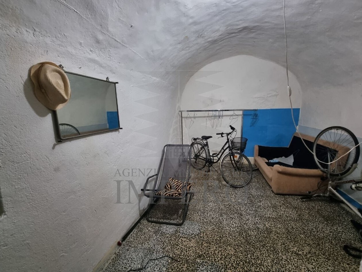 Casa indipendente da ristrutturare in via aprosio 7 bis, Vallecrosia