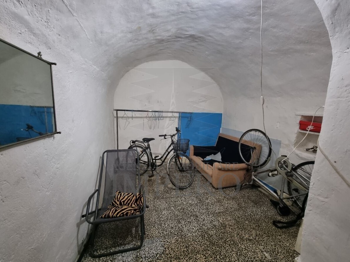 Casa indipendente da ristrutturare in via aprosio 7 bis, Vallecrosia