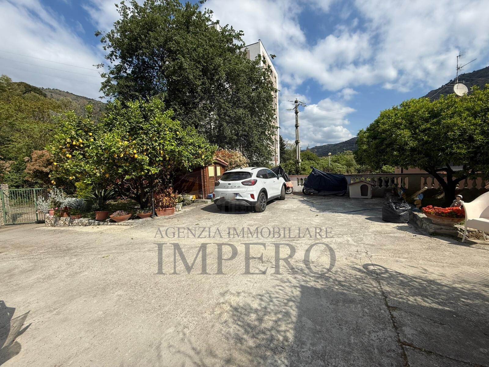 Casa indipendente con giardino in via gallardi 75, Ventimiglia