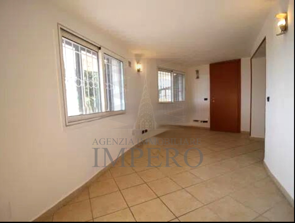 Trilocale con terrazzo in via sant'anna 204, Ventimiglia