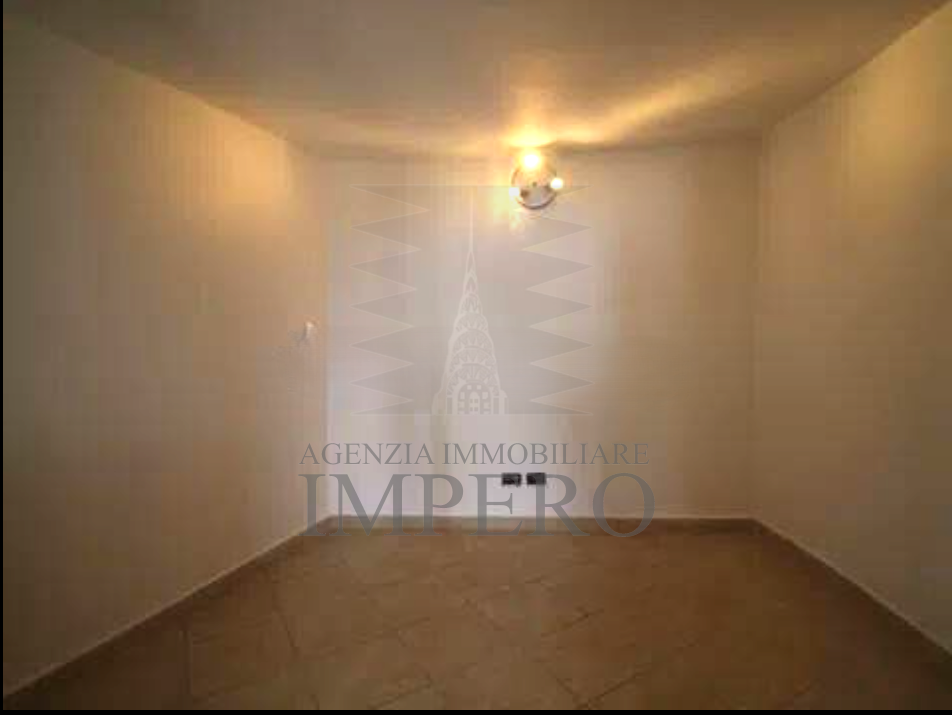 Trilocale con terrazzo in via sant'anna 204, Ventimiglia