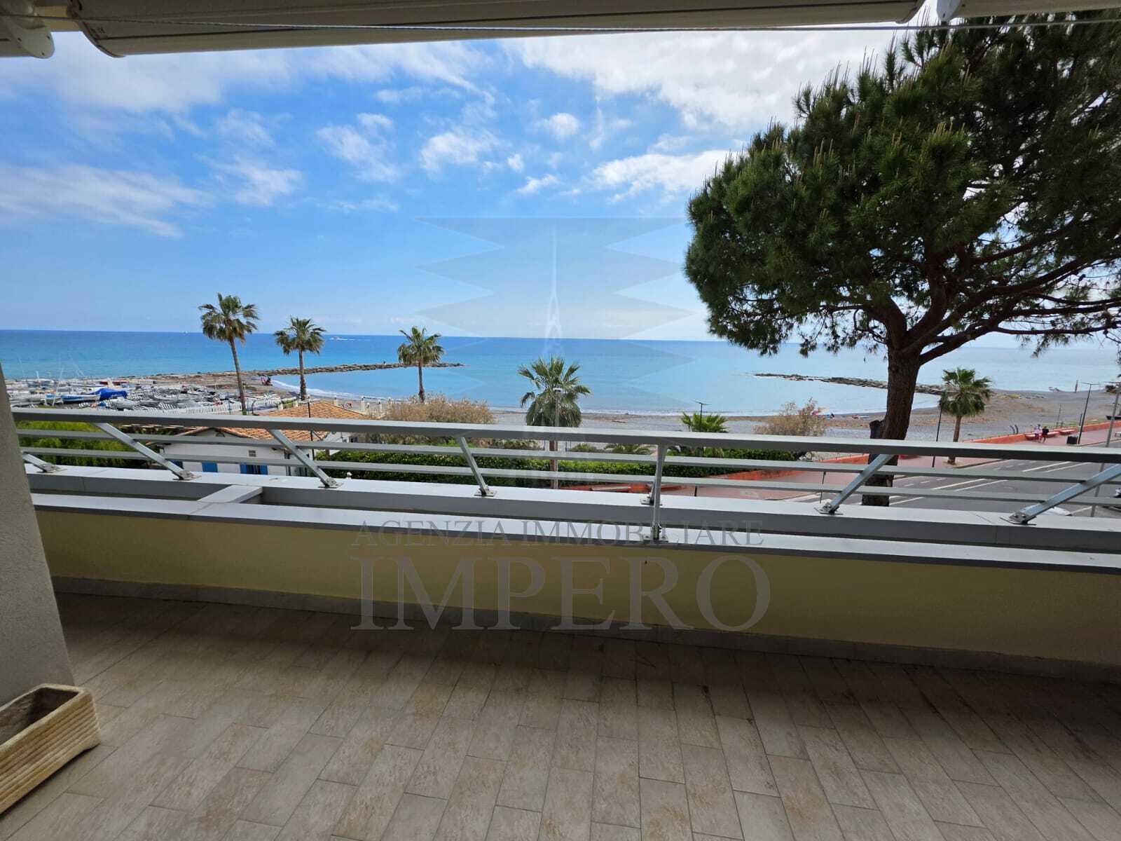 Appartamento vista mare in lungomare varaldo 67, Ventimiglia