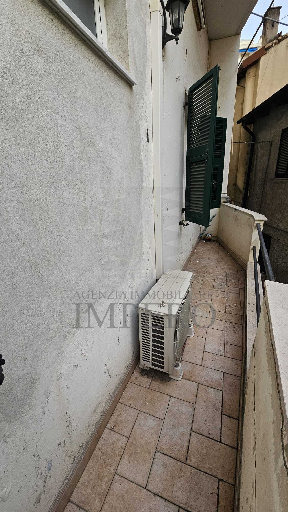 Locale commerciale in vendita in via vittorio veneto 1, Ventimiglia