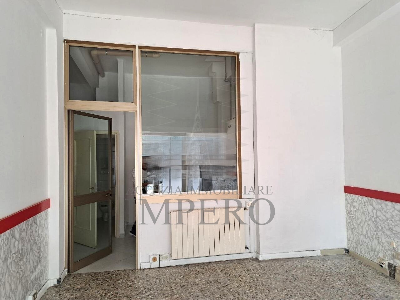 Locale commerciale a basso consumo in via colonnello aprosio 105, Vallecrosia