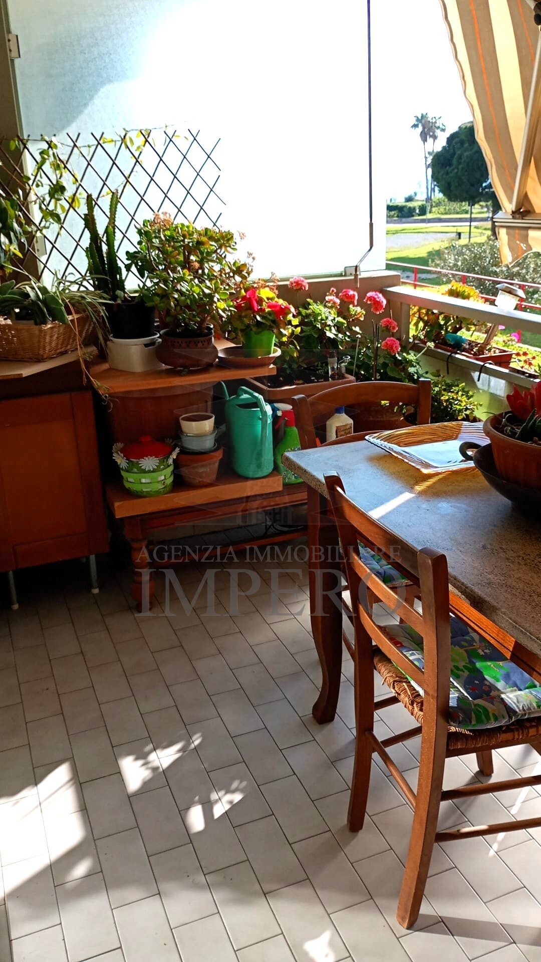 Quadrilocale con terrazzo in lungomare varaldo 51, Ventimiglia