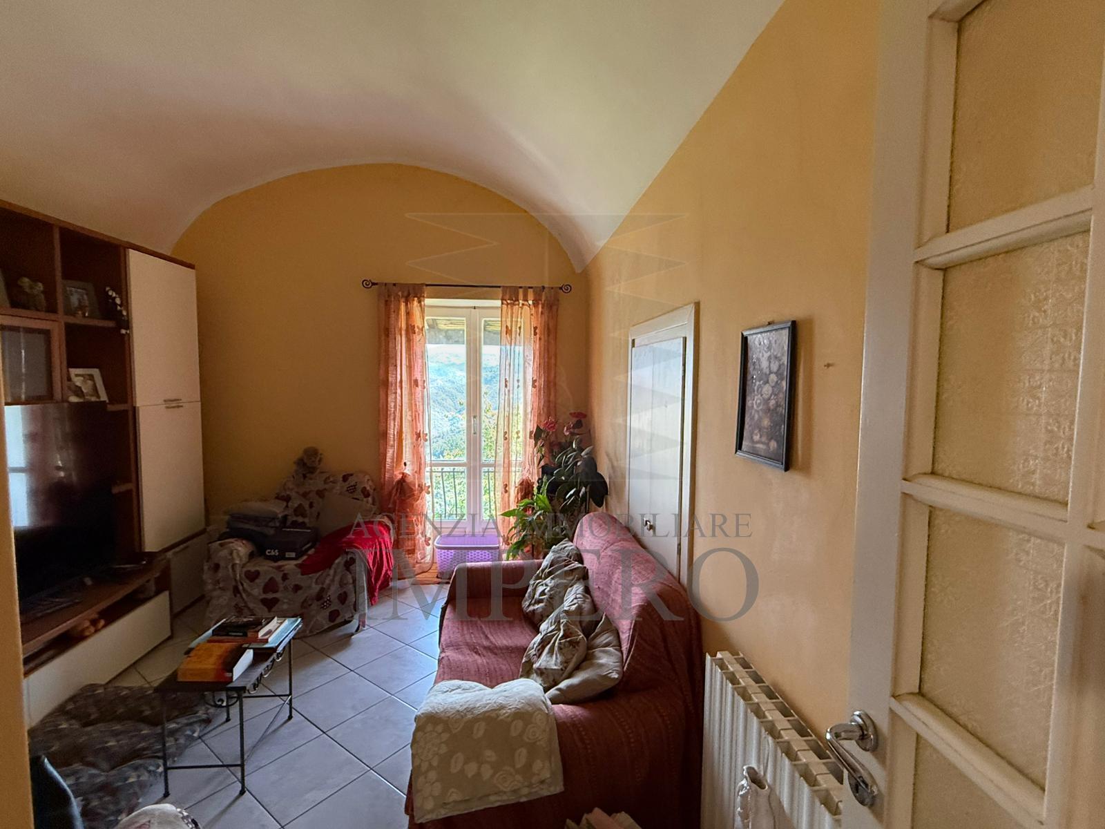 Trilocale con terrazzo in via matteotti 5, Perinaldo