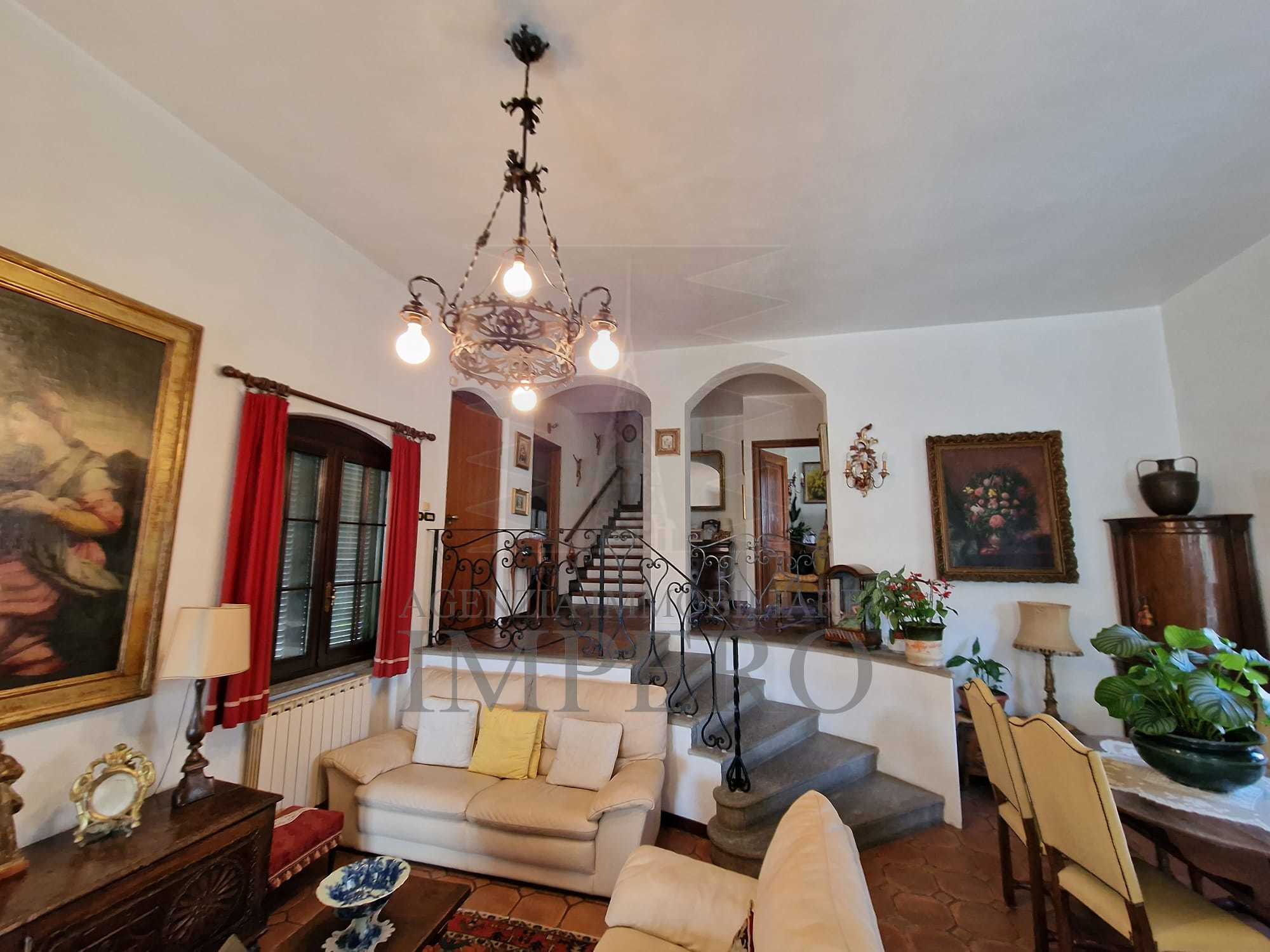 Villa con giardino in via nervia 46, Ventimiglia