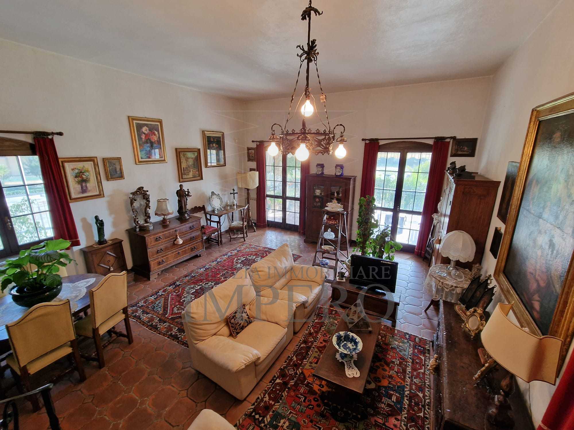 Villa con giardino in via nervia 46, Ventimiglia