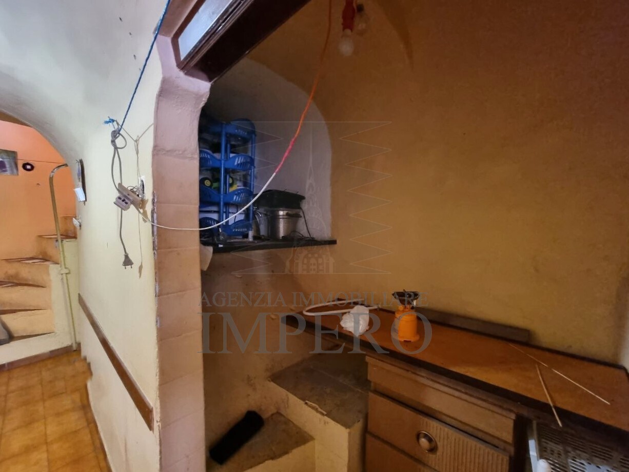 Casa indipendente da ristrutturare in via aprosio 7 bis, Vallecrosia
