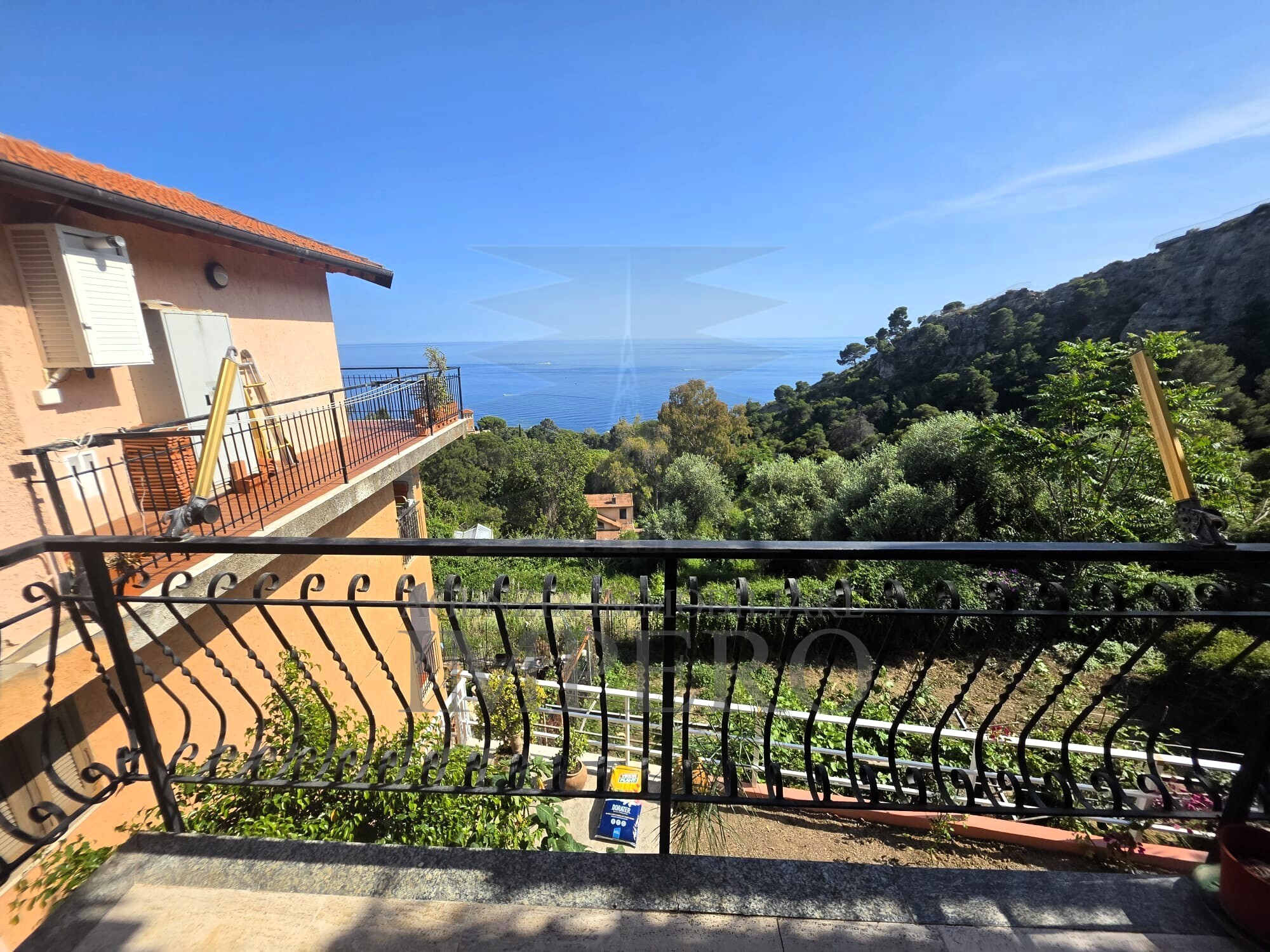 Quadrilocale vista mare in corso montecarlo 71, Ventimiglia