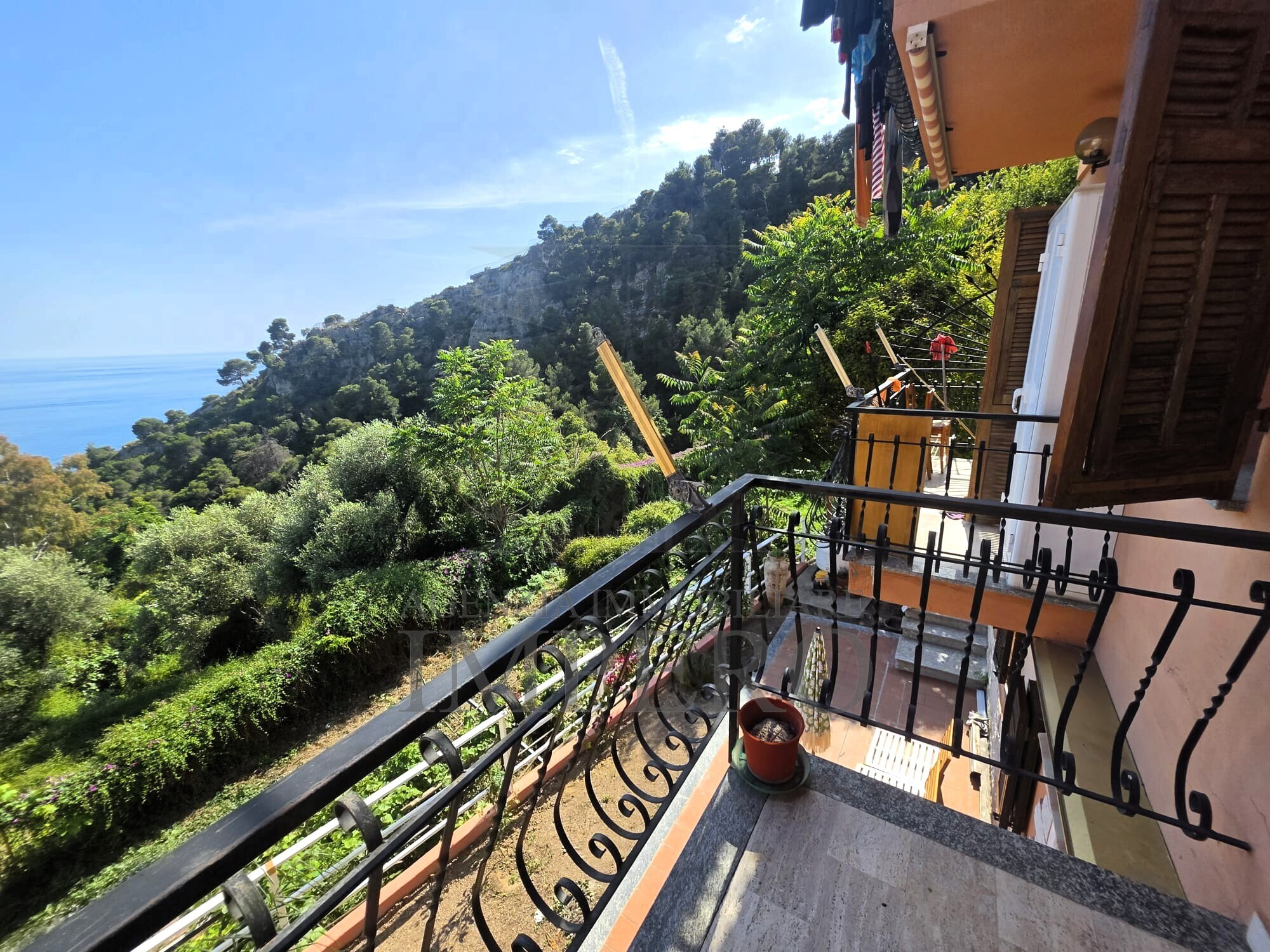 Quadrilocale vista mare in corso montecarlo 71, Ventimiglia