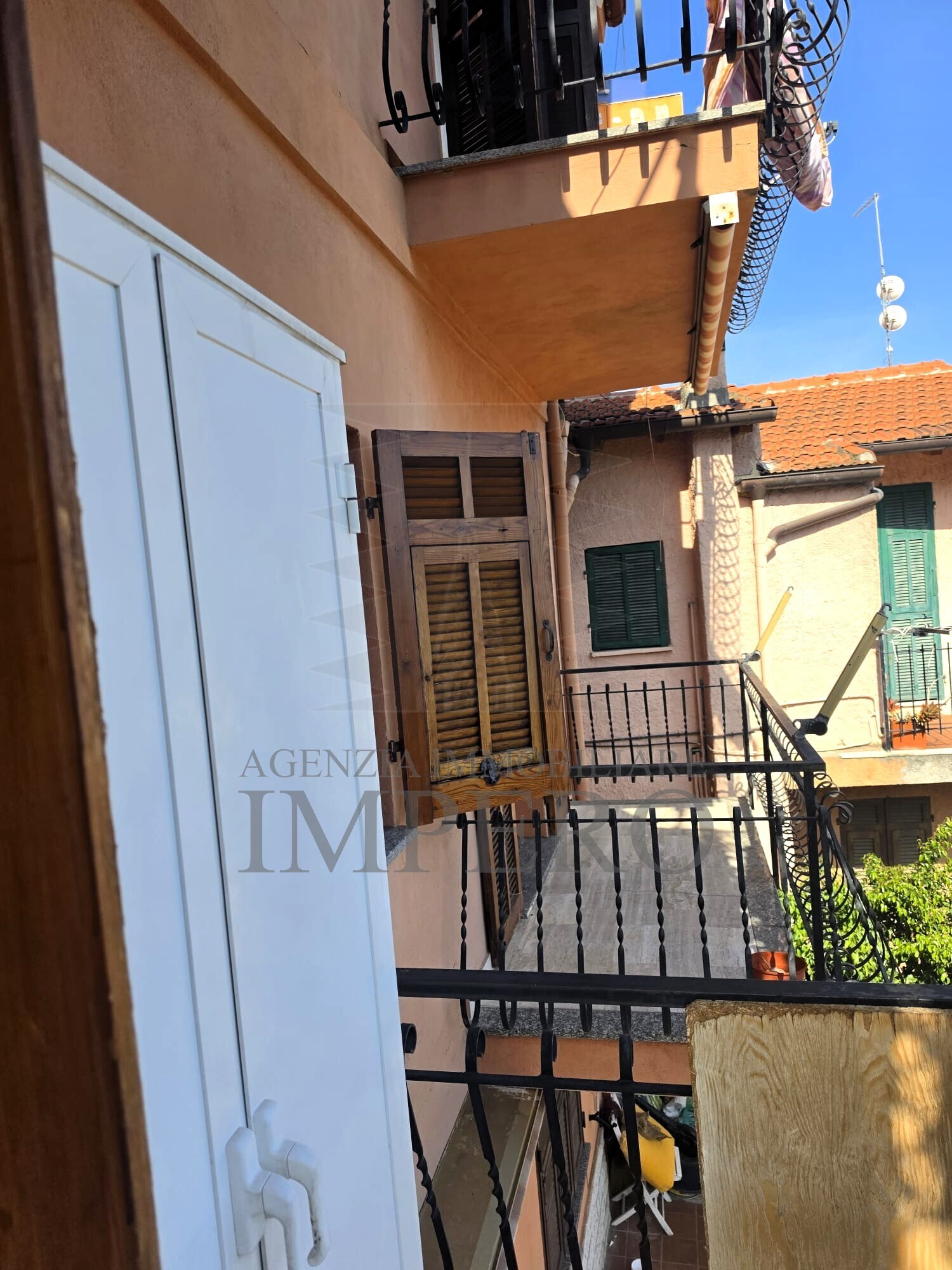 Quadrilocale vista mare in corso montecarlo 71, Ventimiglia