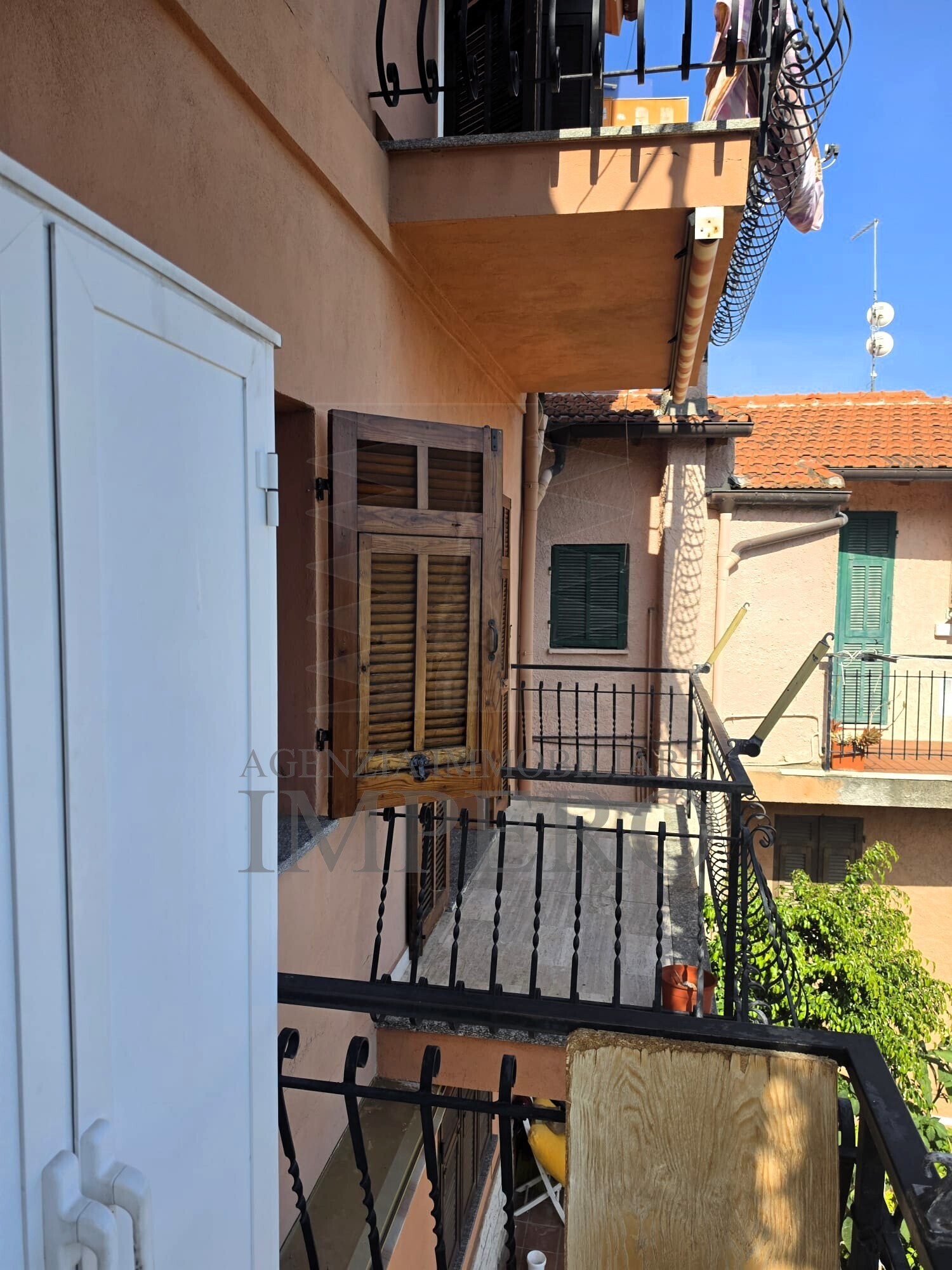 Quadrilocale vista mare in corso montecarlo 71, Ventimiglia