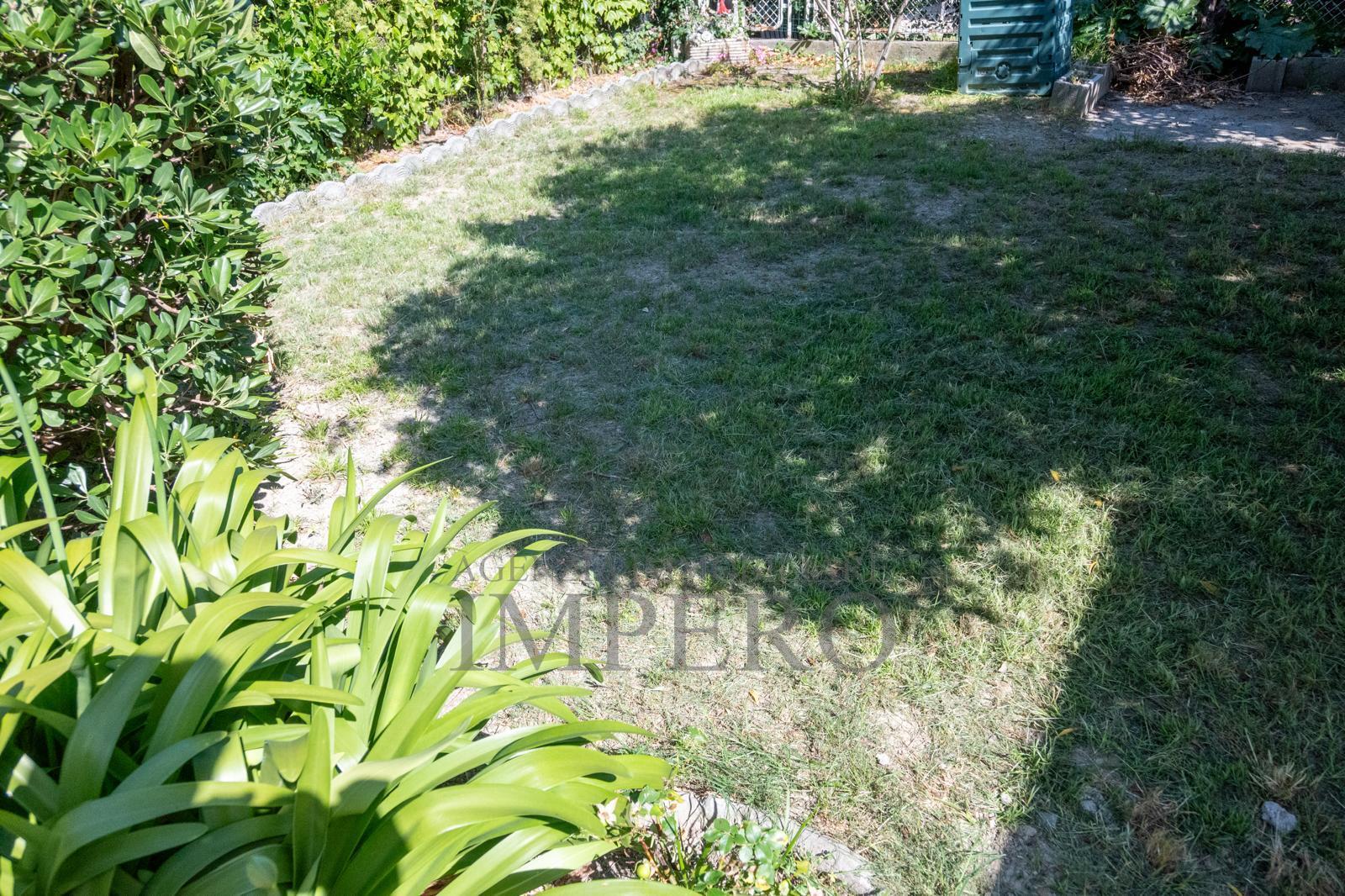 Quadrilocale con giardino in via san eugenio 7, Diano Castello