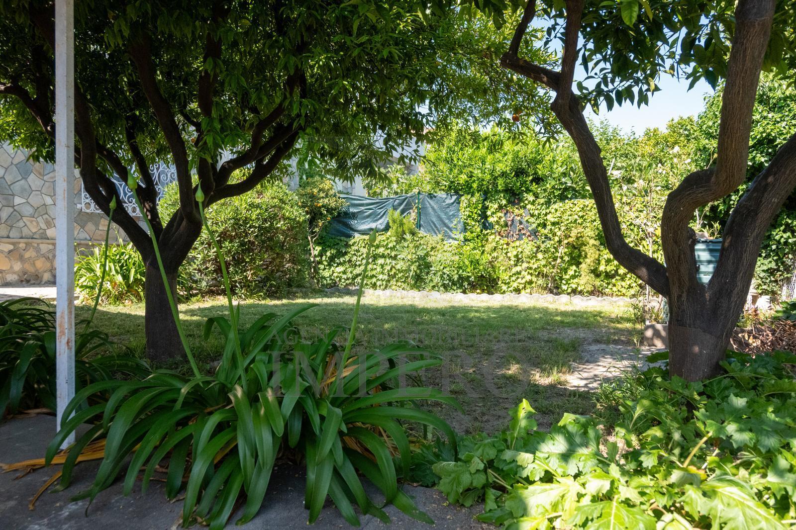 Quadrilocale con giardino in via san eugenio 7, Diano Castello