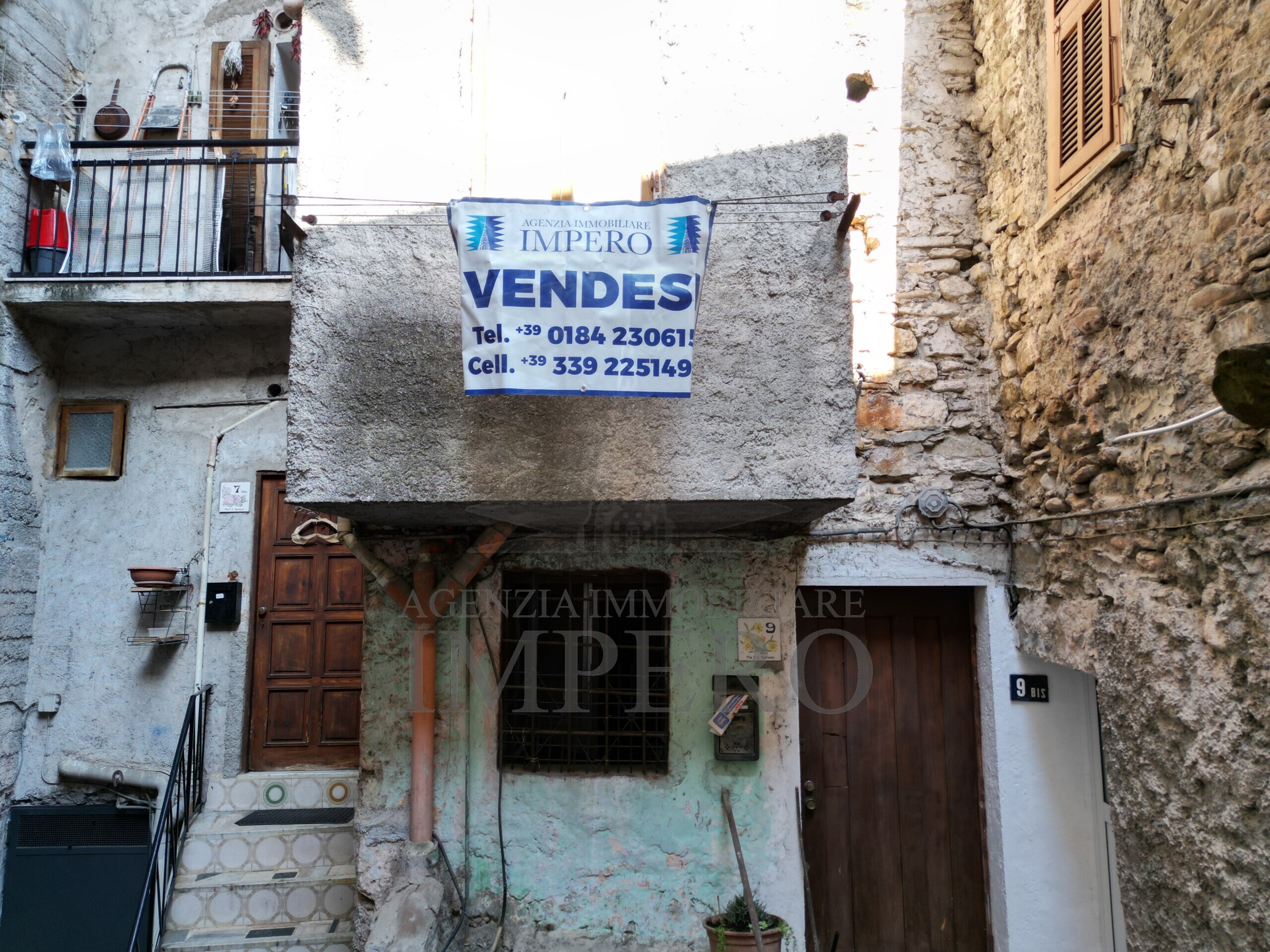Casa indipendente da ristrutturare in via aprosio 7 bis, Vallecrosia